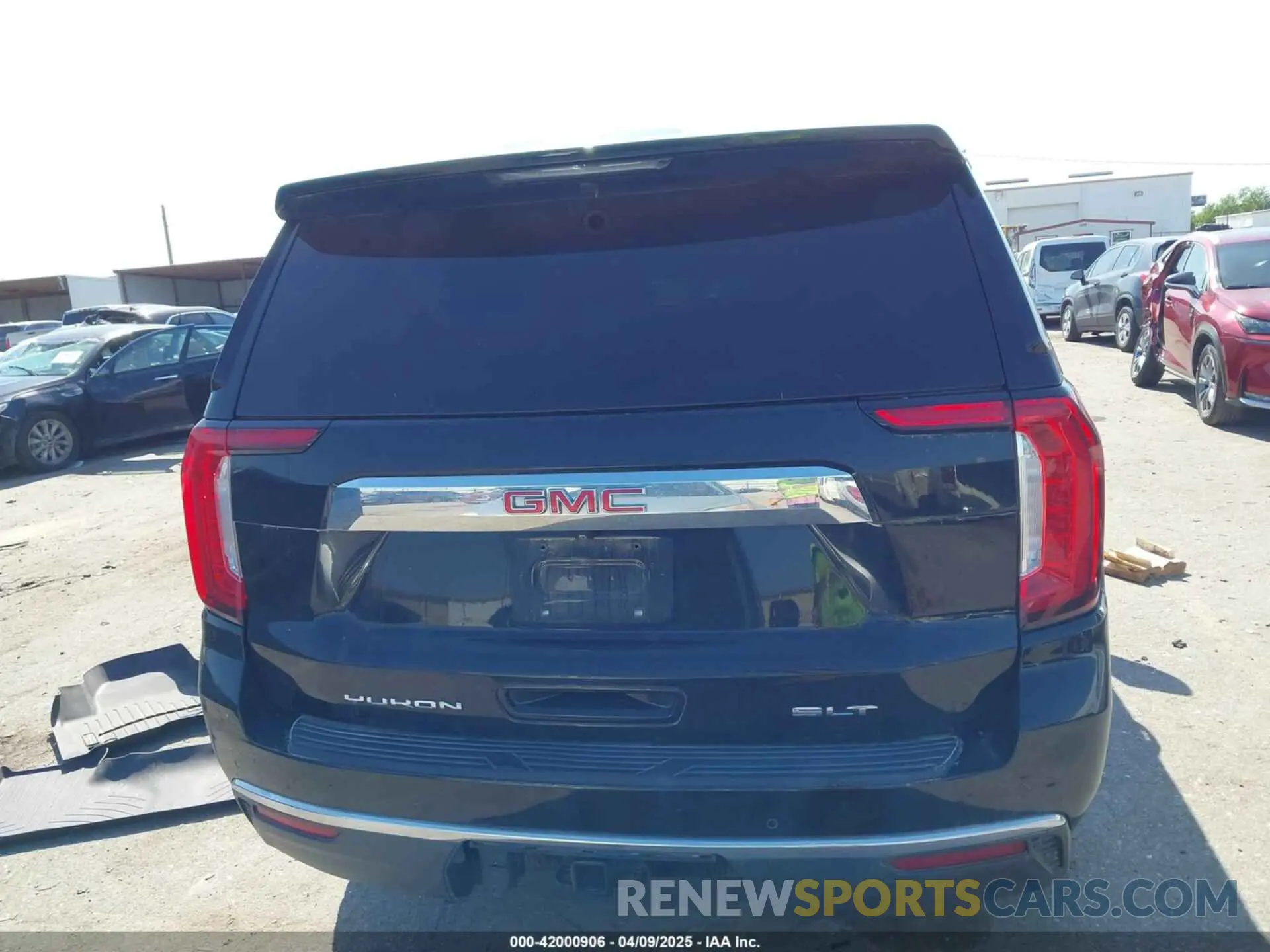 16 fotografías del automóvil dañado 1GKS1BKD2MR247110 GMC YUKON 2021