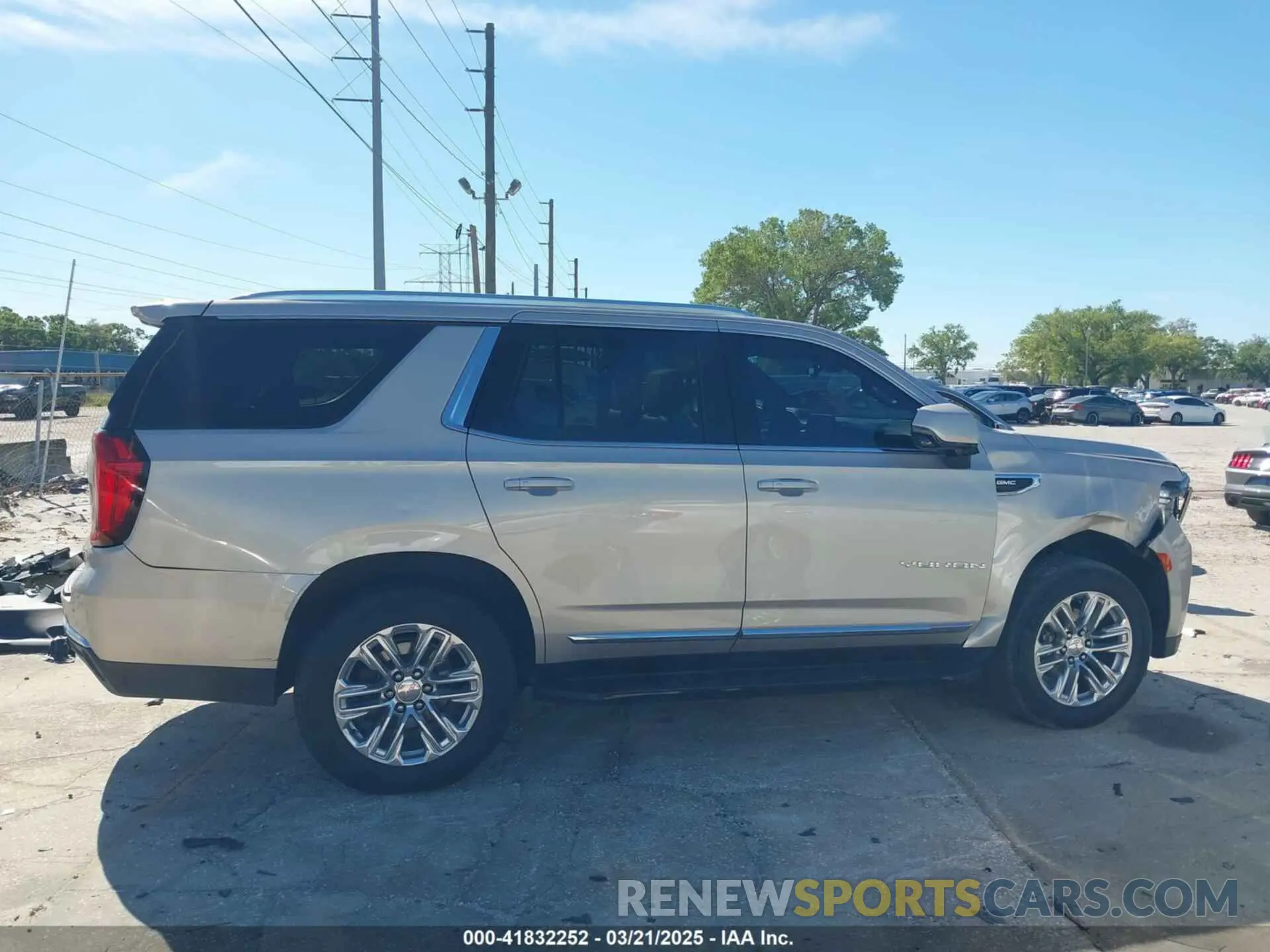 12 fotografías del automóvil dañado 1GKS1BKD3MR168352 GMC YUKON 2021