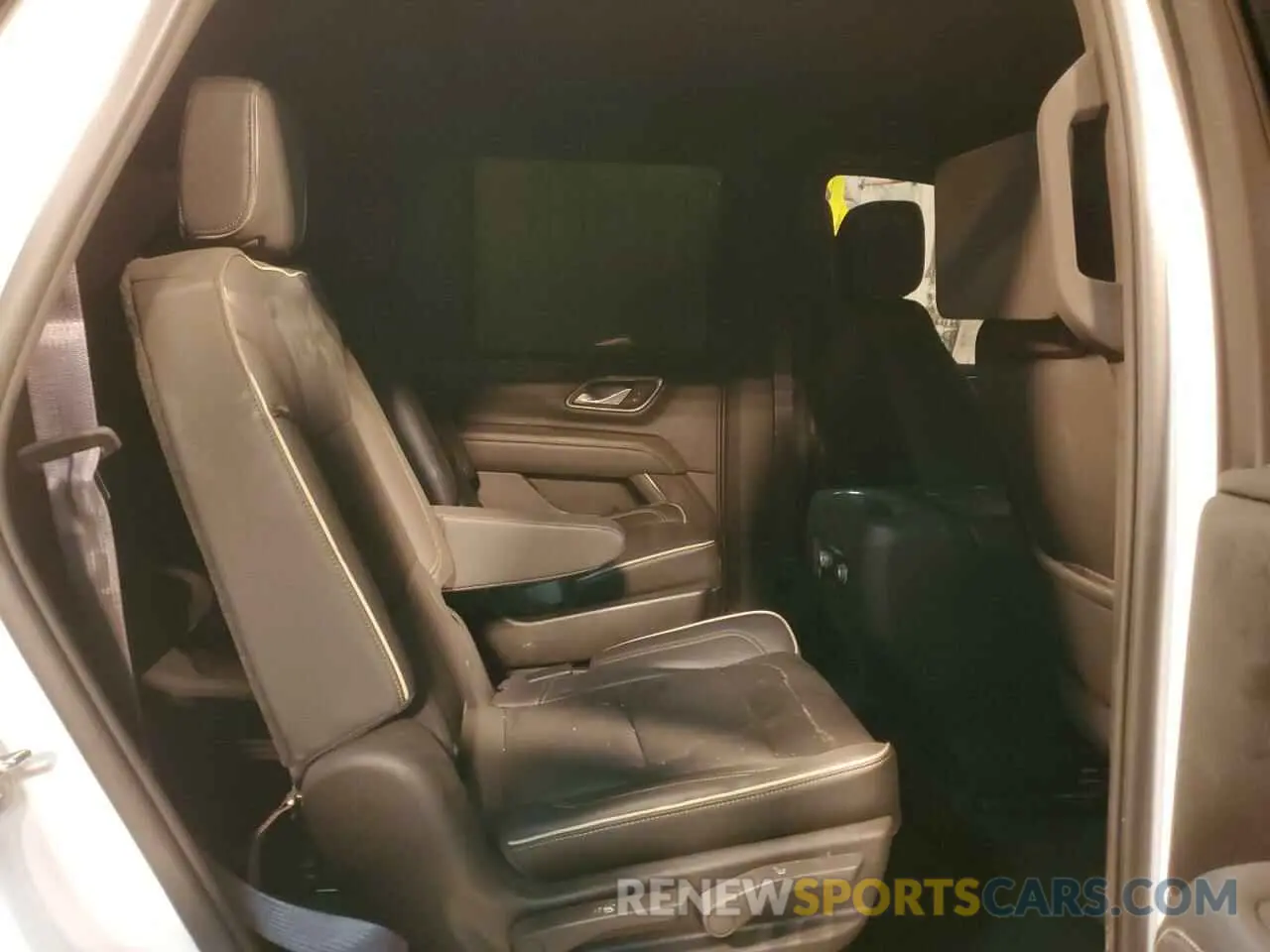 11 fotografías del automóvil dañado 1GKS1BKD3MR185989 GMC YUKON 2021