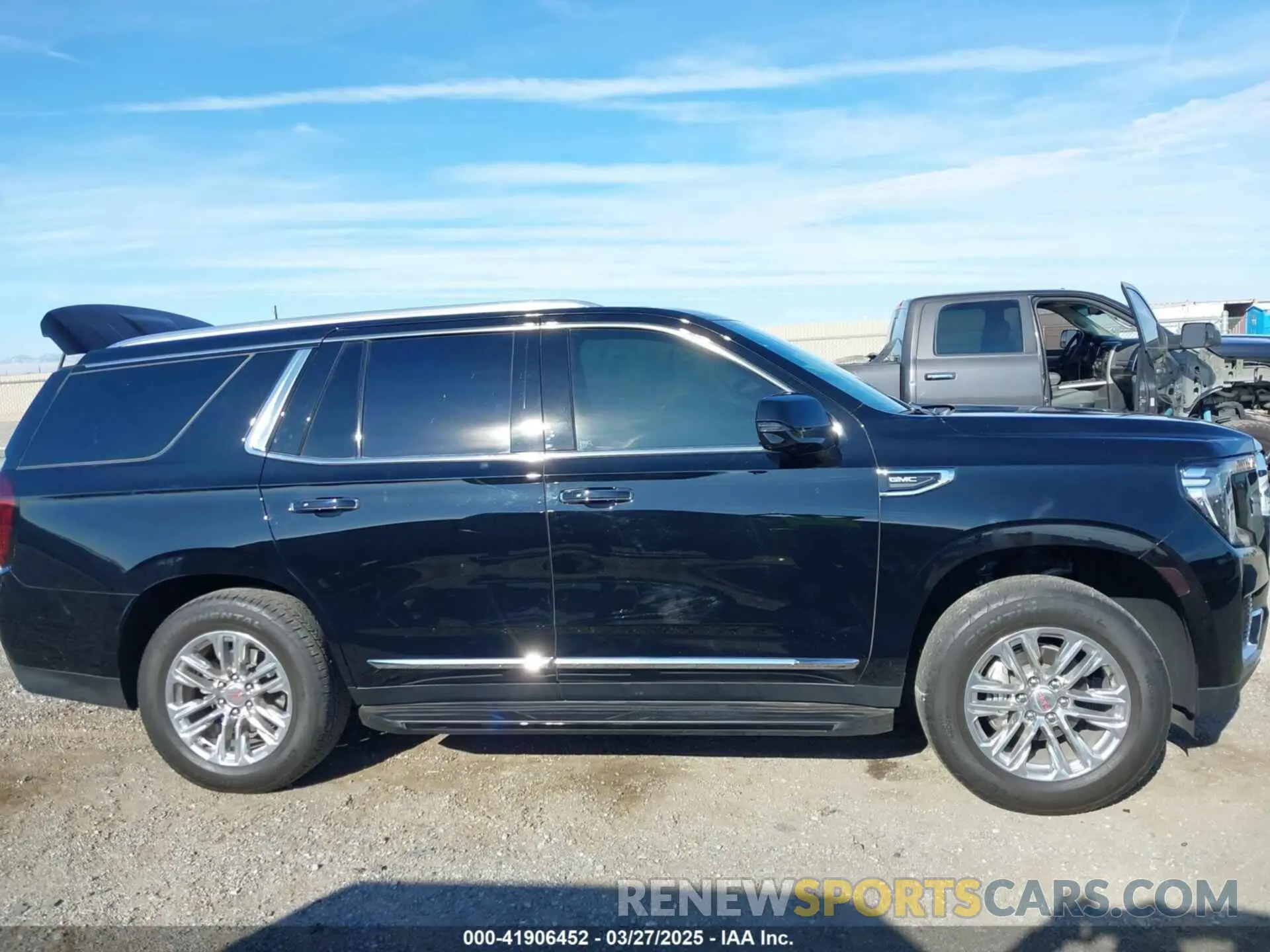 12 fotografías del automóvil dañado 1GKS1BKD4MR112212 GMC YUKON 2021