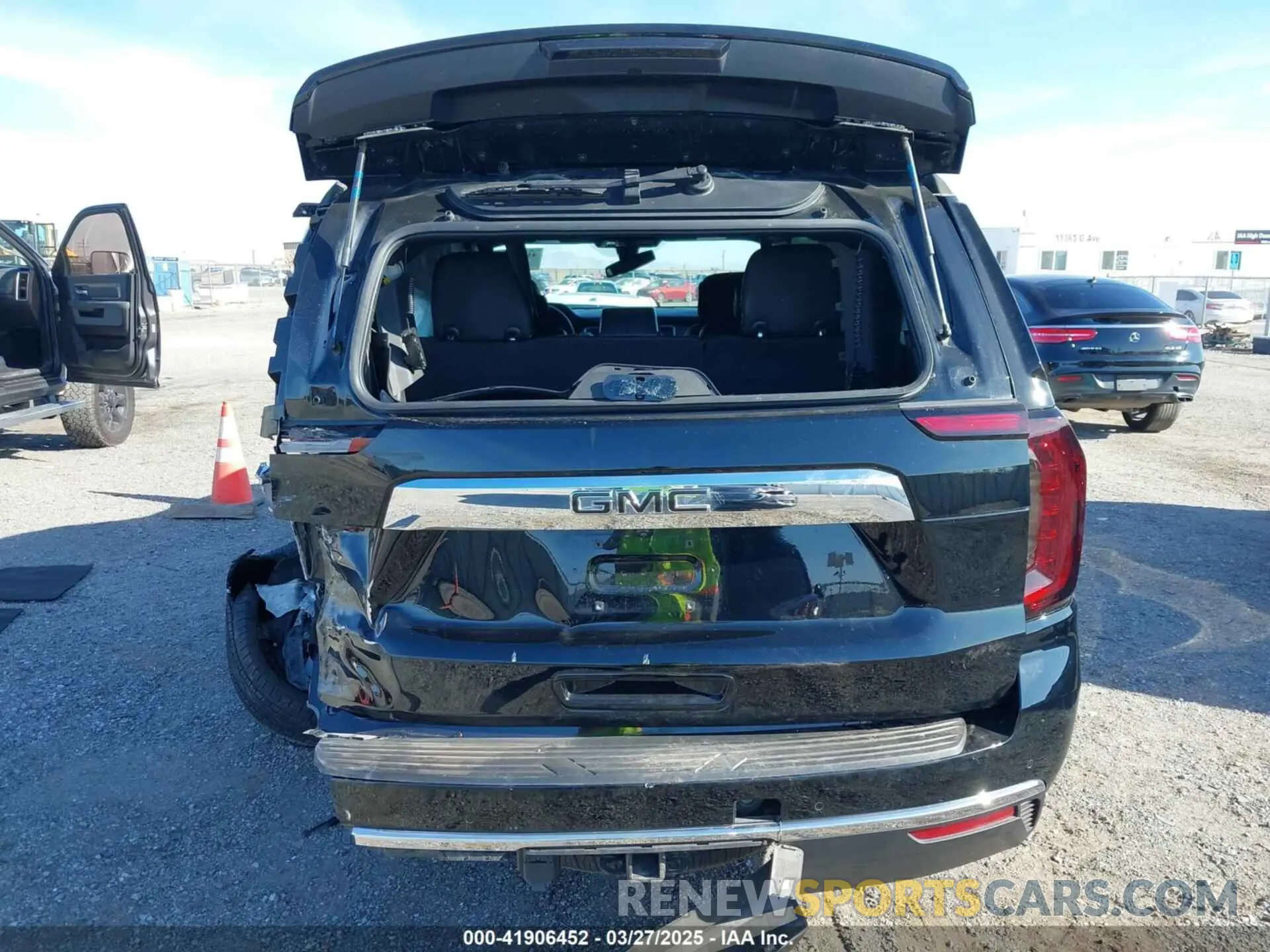 15 fotografías del automóvil dañado 1GKS1BKD4MR112212 GMC YUKON 2021