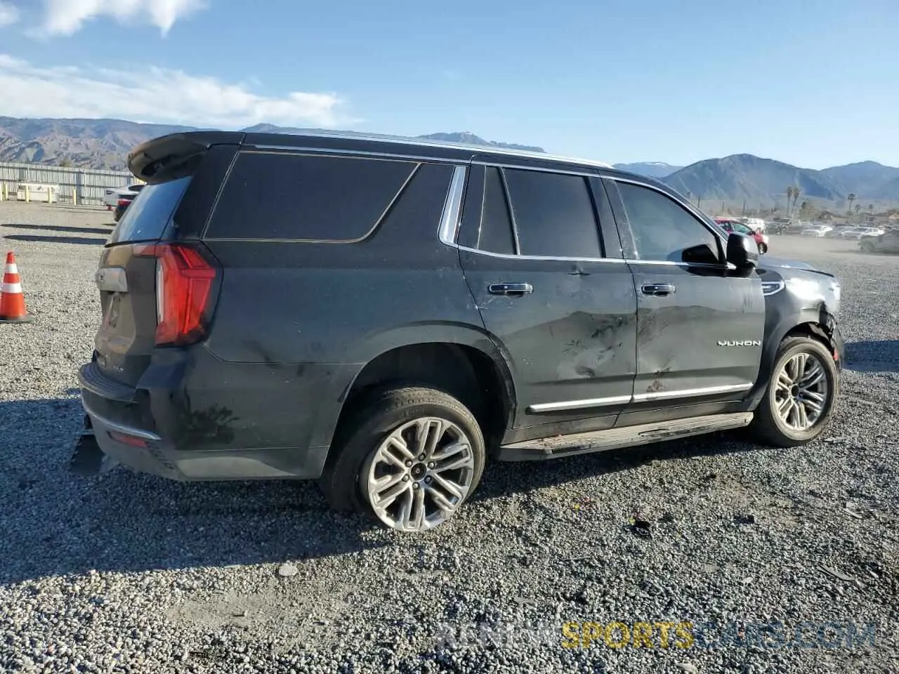 3 fotografías del automóvil dañado 1GKS1BKD7MR371454 GMC YUKON 2021