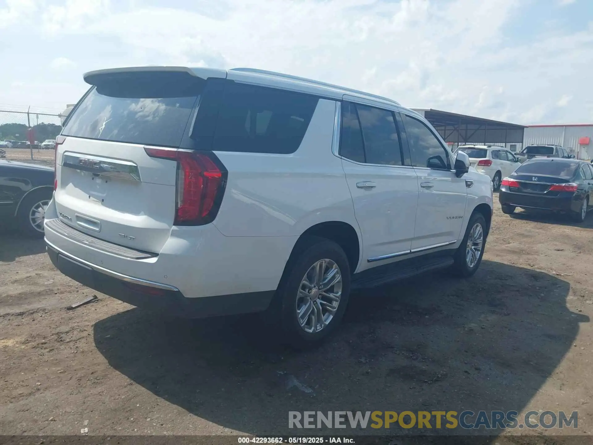 4 fotografías del automóvil dañado 1GKS1BKDXMR284292 GMC YUKON 2021