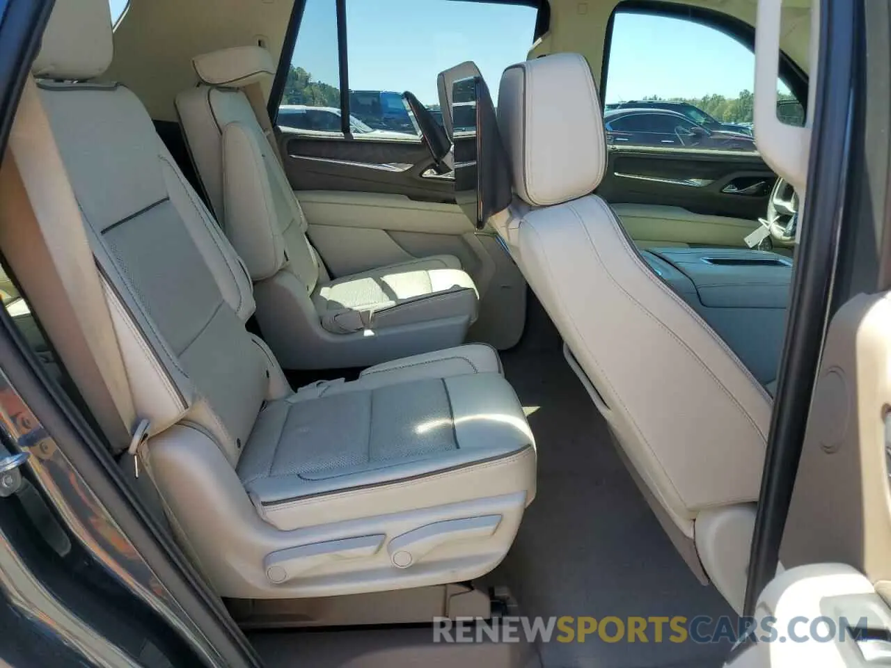 11 fotografías del automóvil dañado 1GKS1DKL1MR152959 GMC YUKON 2021