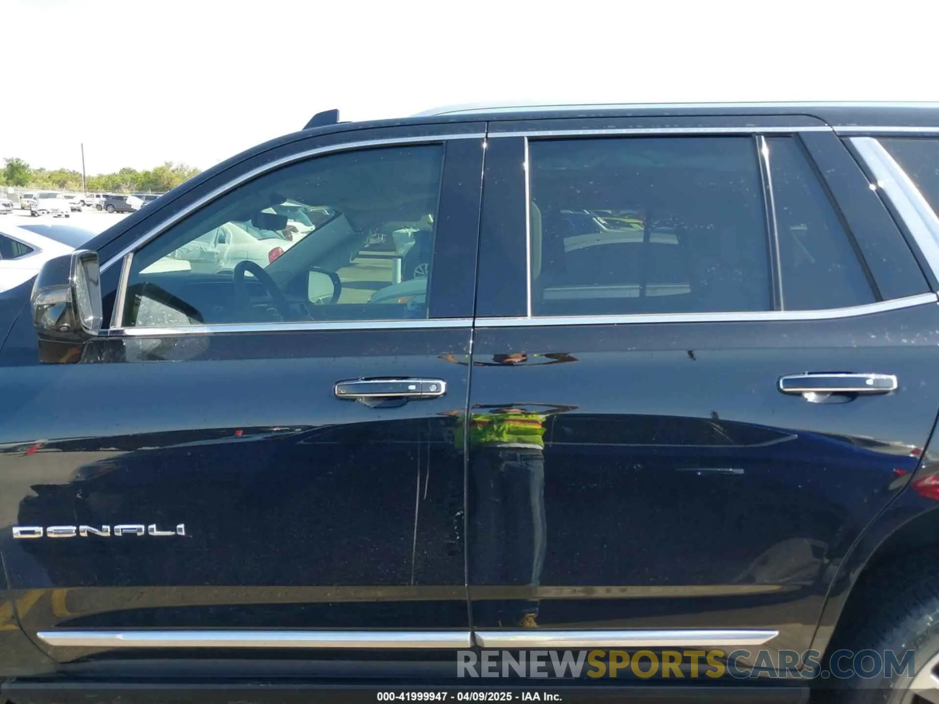 14 fotografías del automóvil dañado 1GKS1DKL2MR302030 GMC YUKON 2021