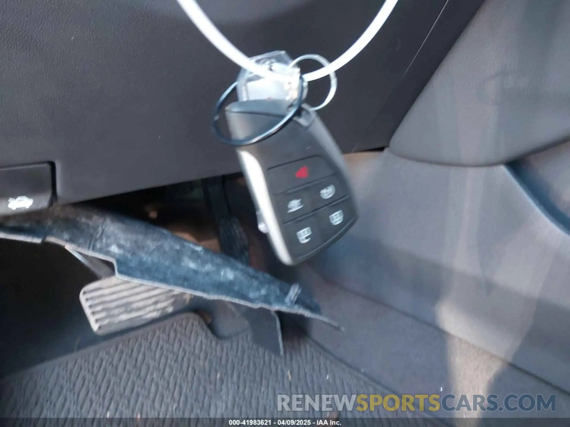 17 fotografías del automóvil dañado 1GKS1DKLXMR278947 GMC YUKON 2021