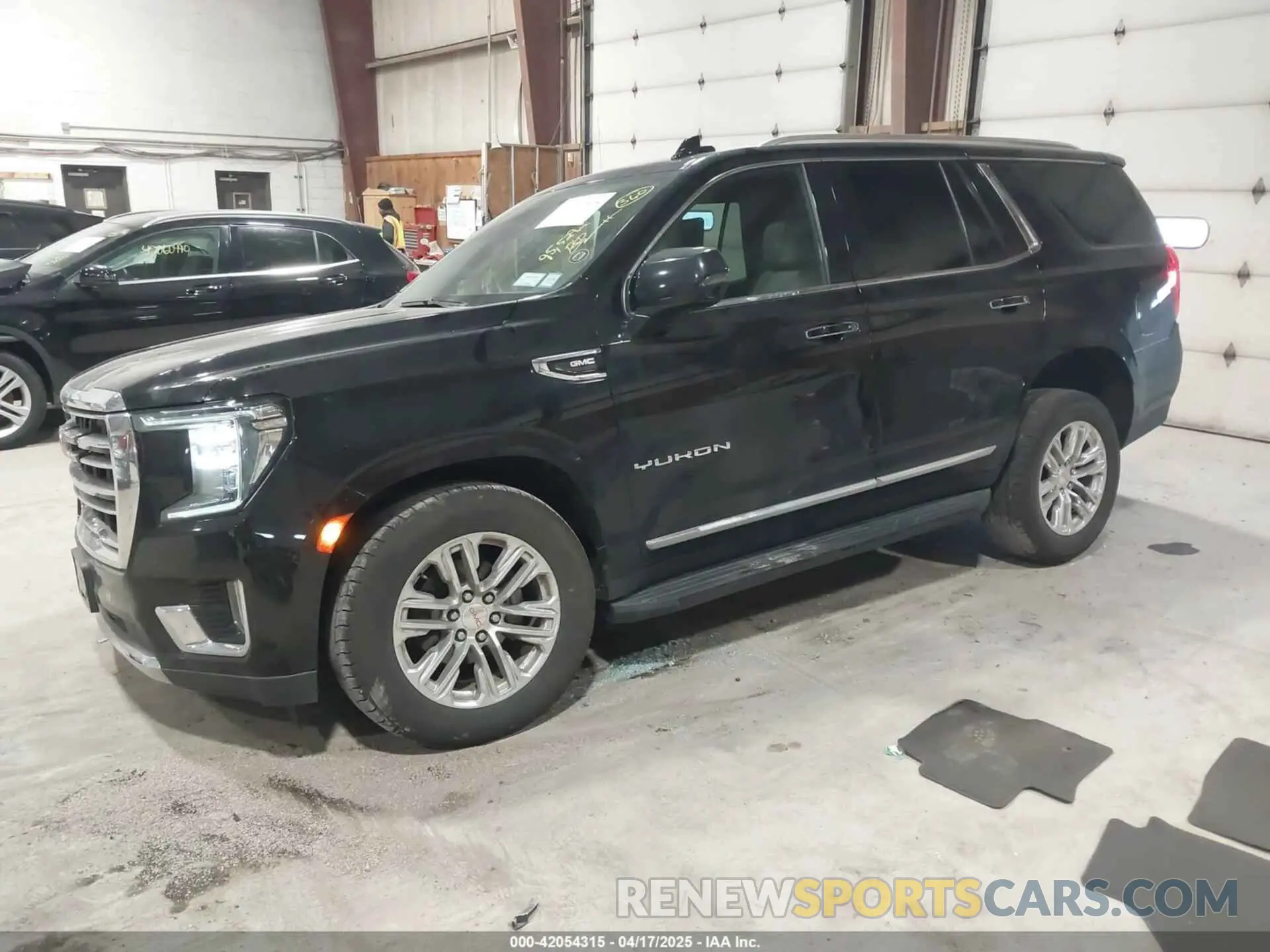 2 fotografías del automóvil dañado 1GKS2BKD2MR185771 GMC YUKON 2021