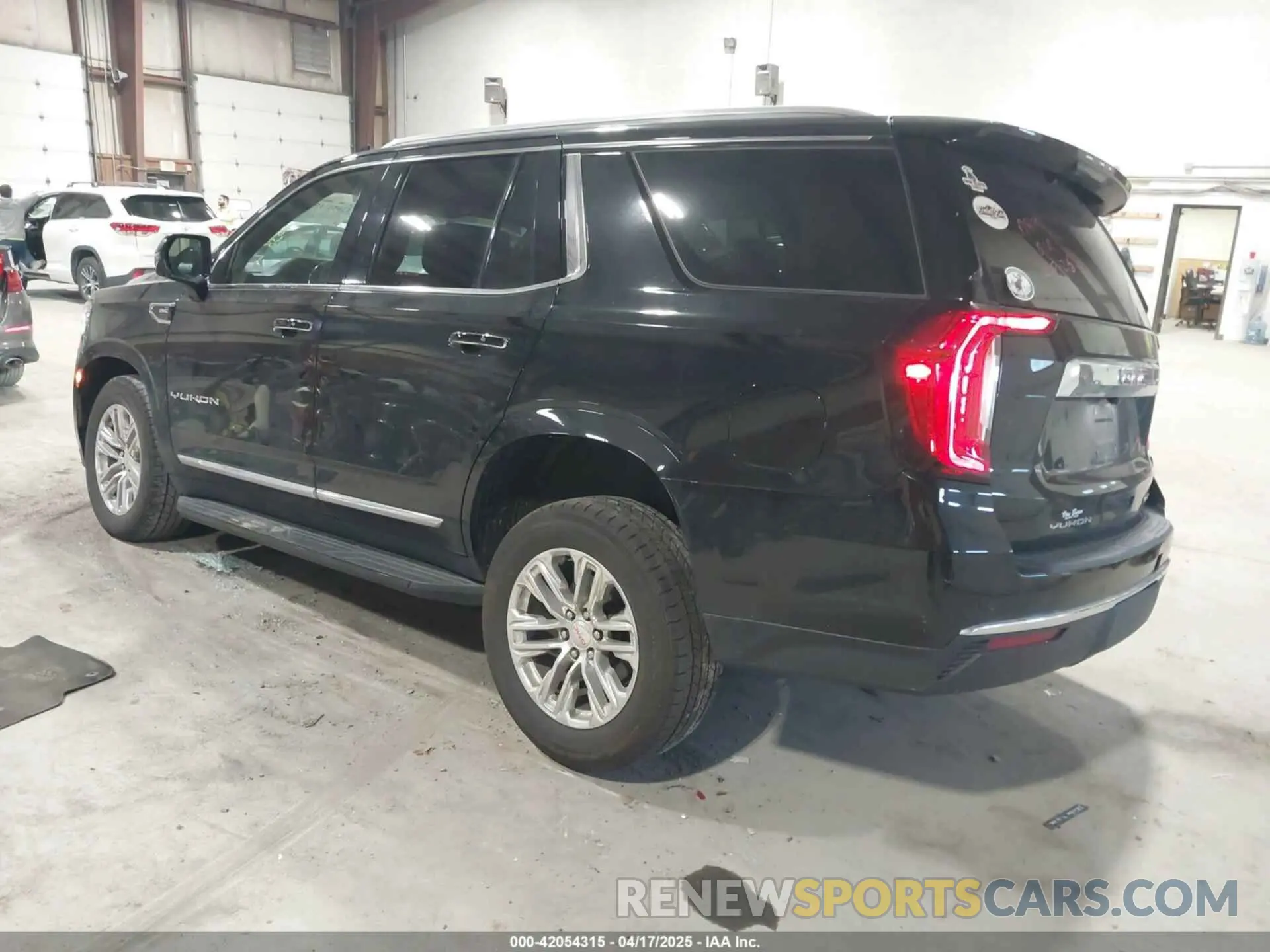 3 fotografías del automóvil dañado 1GKS2BKD2MR185771 GMC YUKON 2021