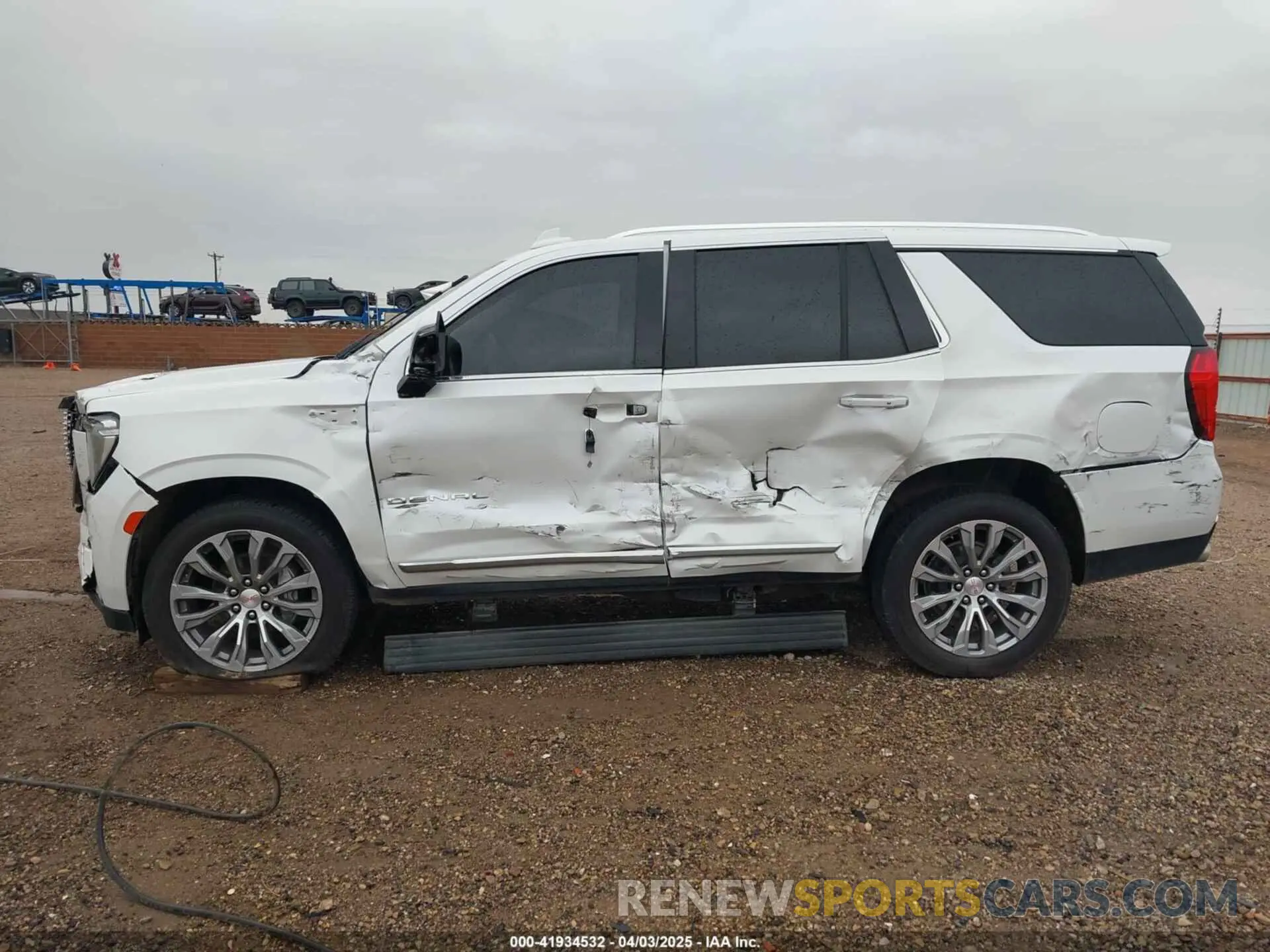 14 fotografías del automóvil dañado 1GKS2DKL0MR178210 GMC YUKON 2021
