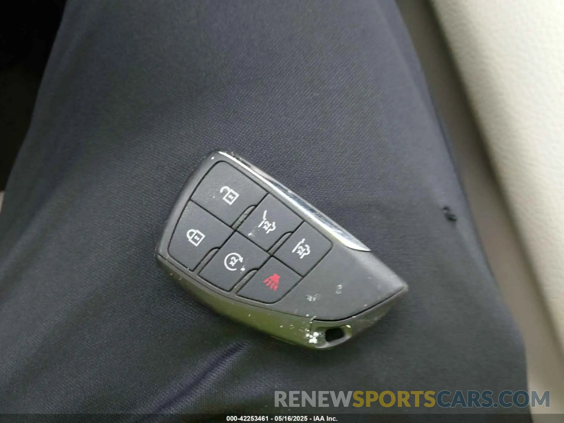 11 fotografías del automóvil dañado 1GKS2DKL1MR473977 GMC YUKON 2021