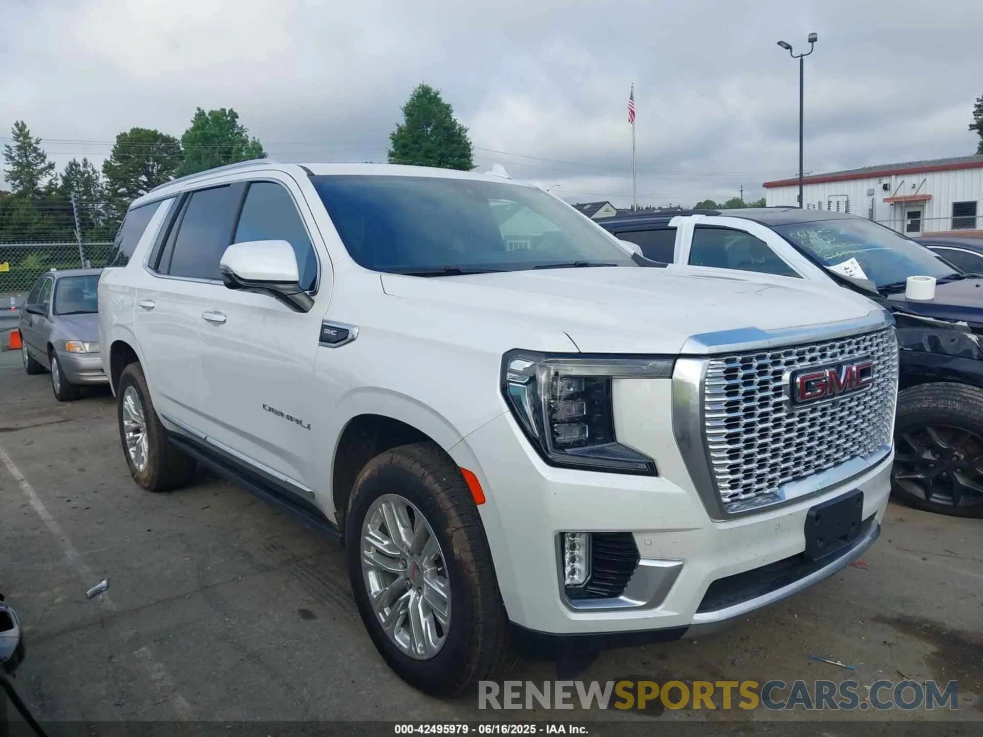 13 fotografías del automóvil dañado 1GKS2DKL2MR446965 GMC YUKON 2021