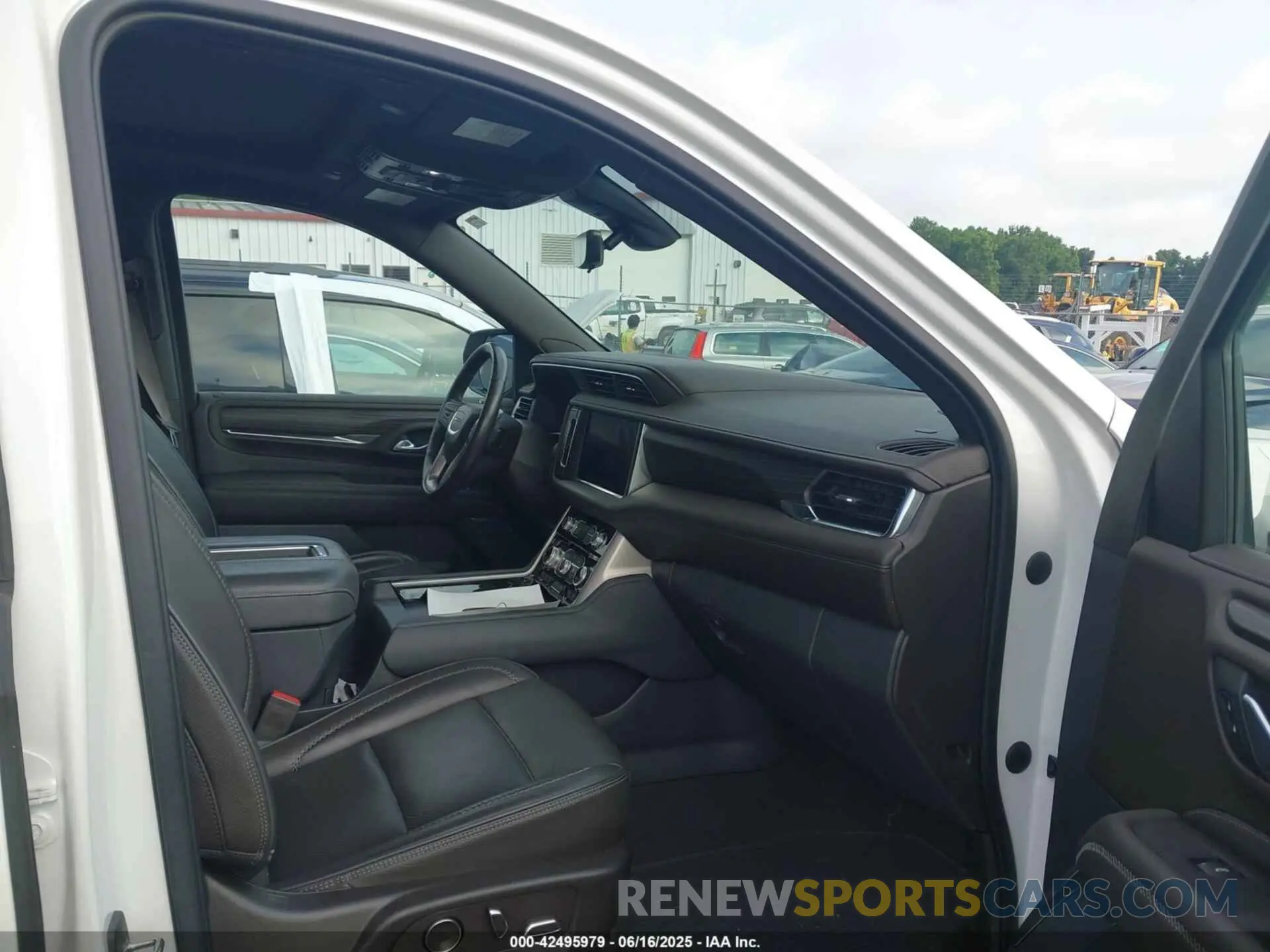 5 fotografías del automóvil dañado 1GKS2DKL2MR446965 GMC YUKON 2021