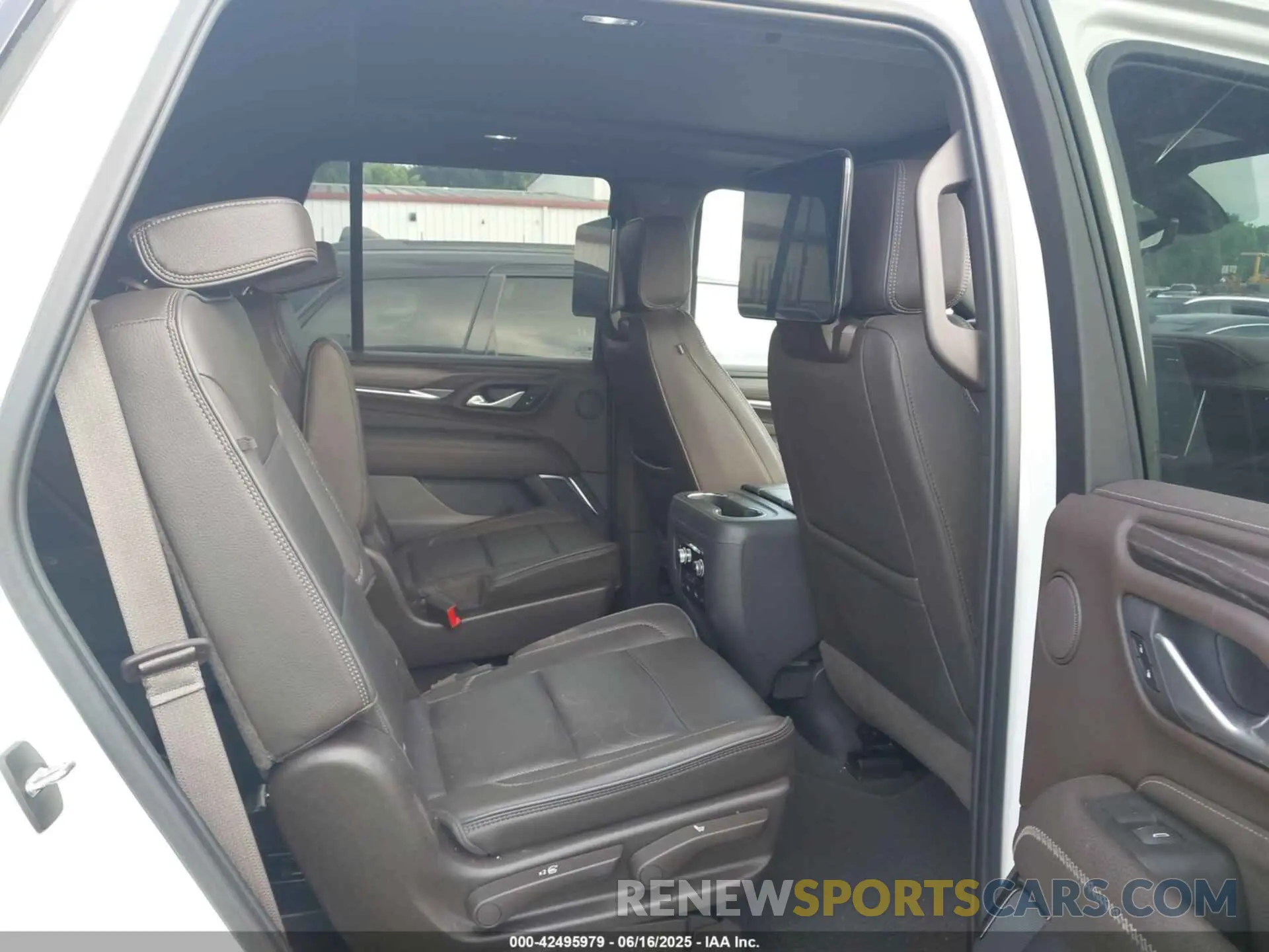 8 fotografías del automóvil dañado 1GKS2DKL2MR446965 GMC YUKON 2021