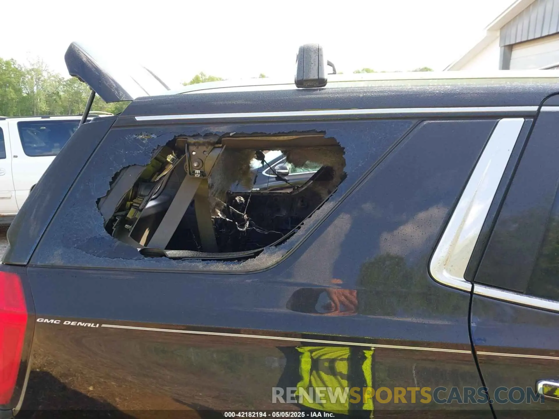 14 fotografías del automóvil dañado 1GKS2DKL7MR467018 GMC YUKON 2021