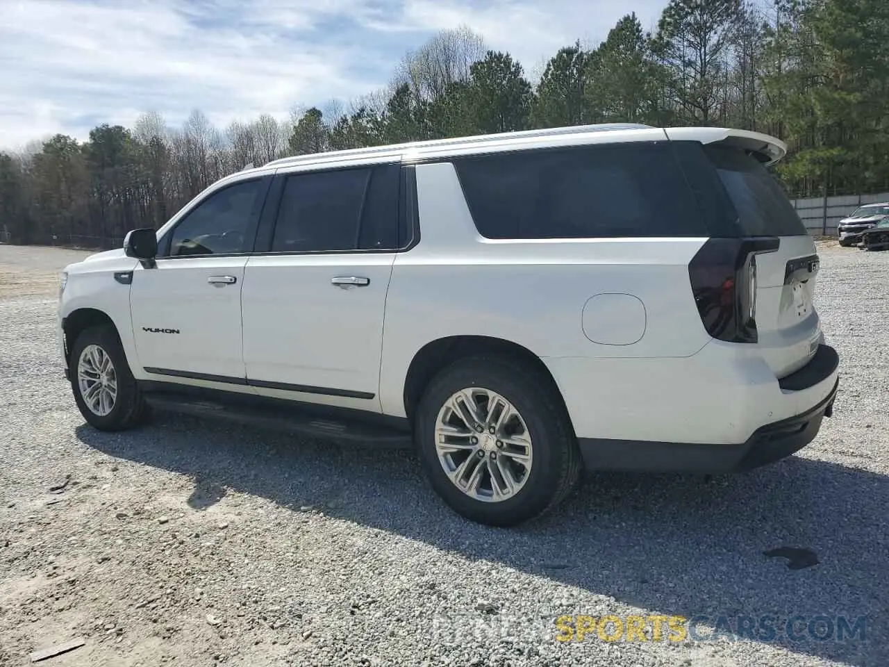2 fotografías del automóvil dañado 1GKS2GKD0MR420181 GMC YUKON 2021