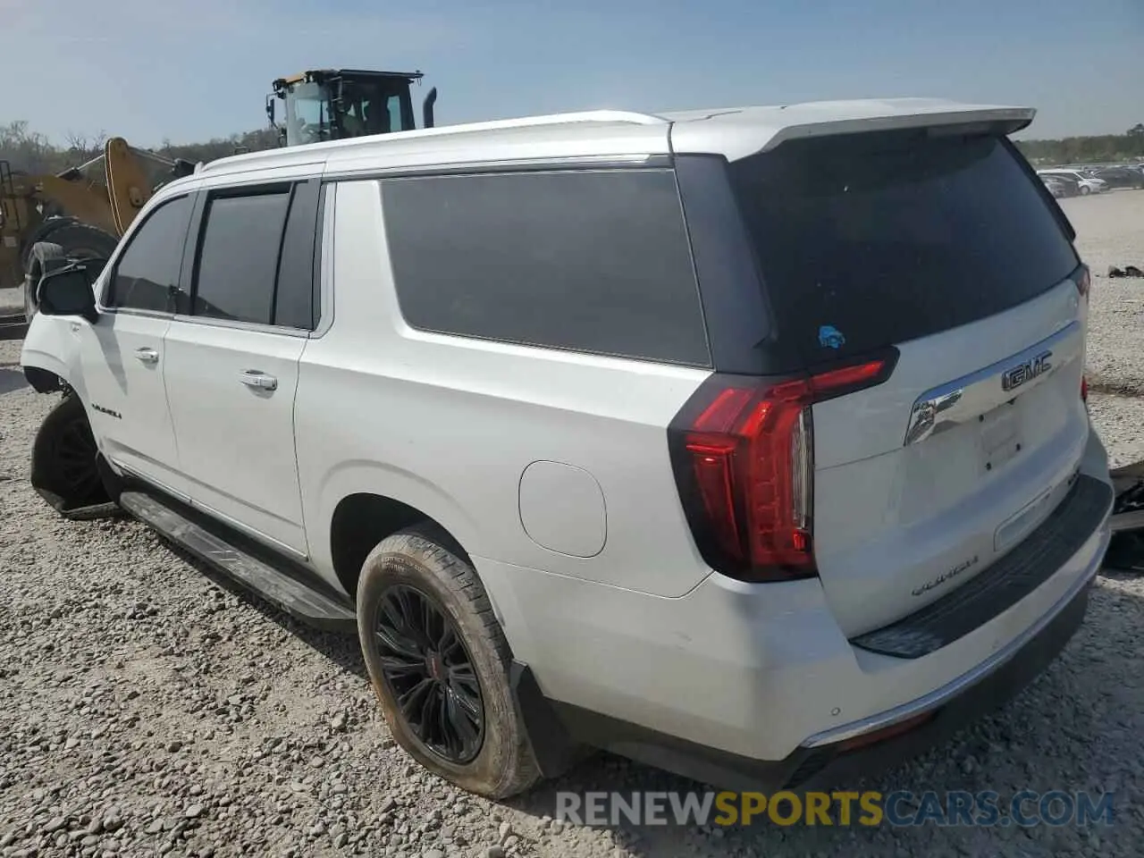 2 fotografías del automóvil dañado 1GKS2GKD7MR424034 GMC YUKON 2021