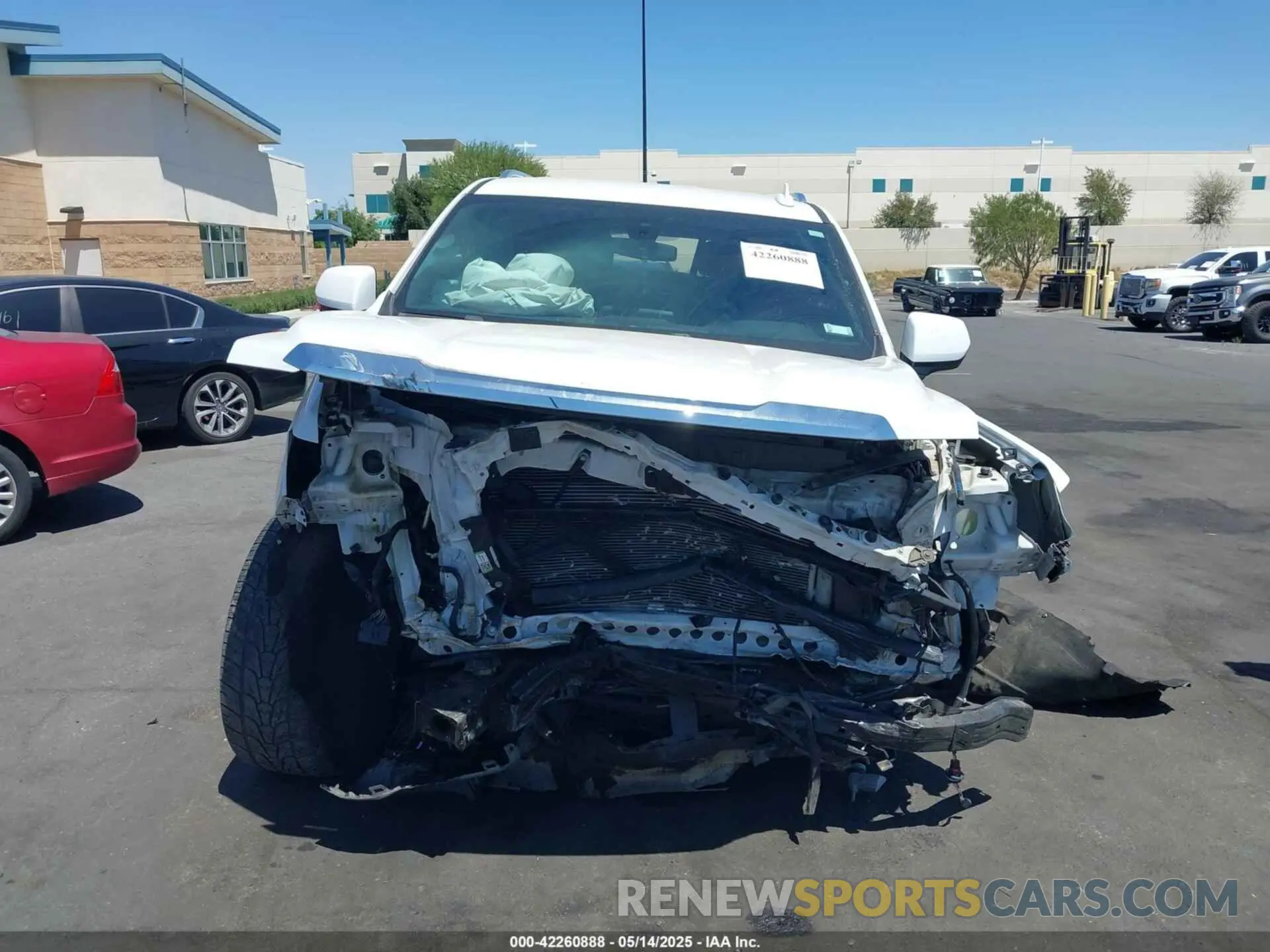 13 fotografías del automóvil dañado 1GKS1AKD8NR196434 GMC YUKON 2022