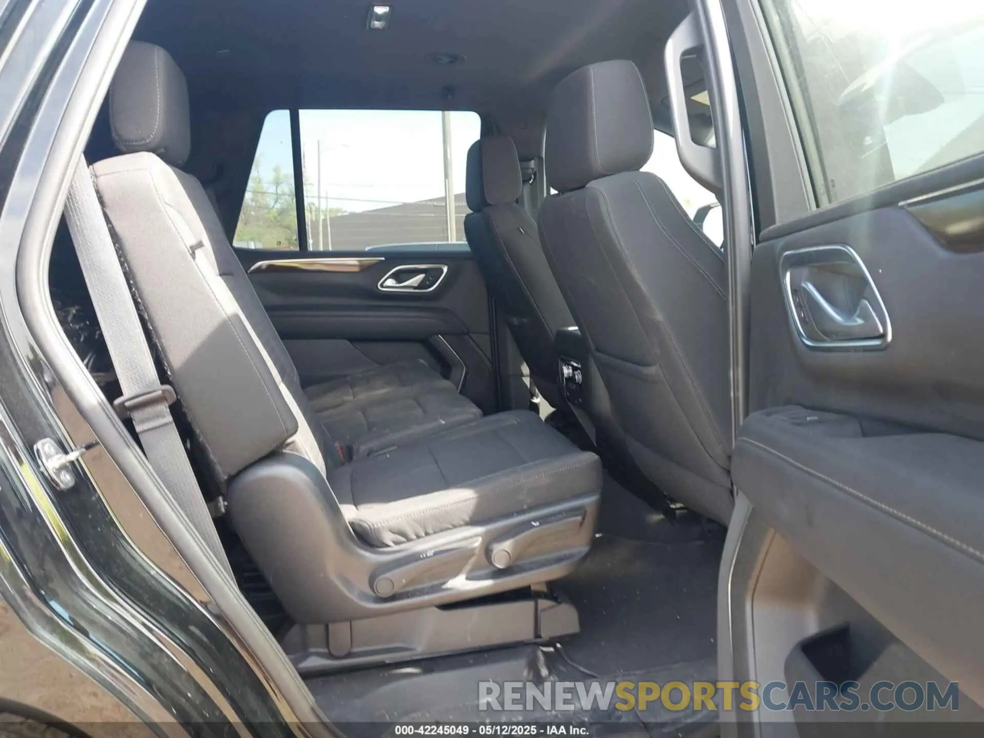 8 fotografías del automóvil dañado 1GKS2AKD6NR122426 GMC YUKON 2022