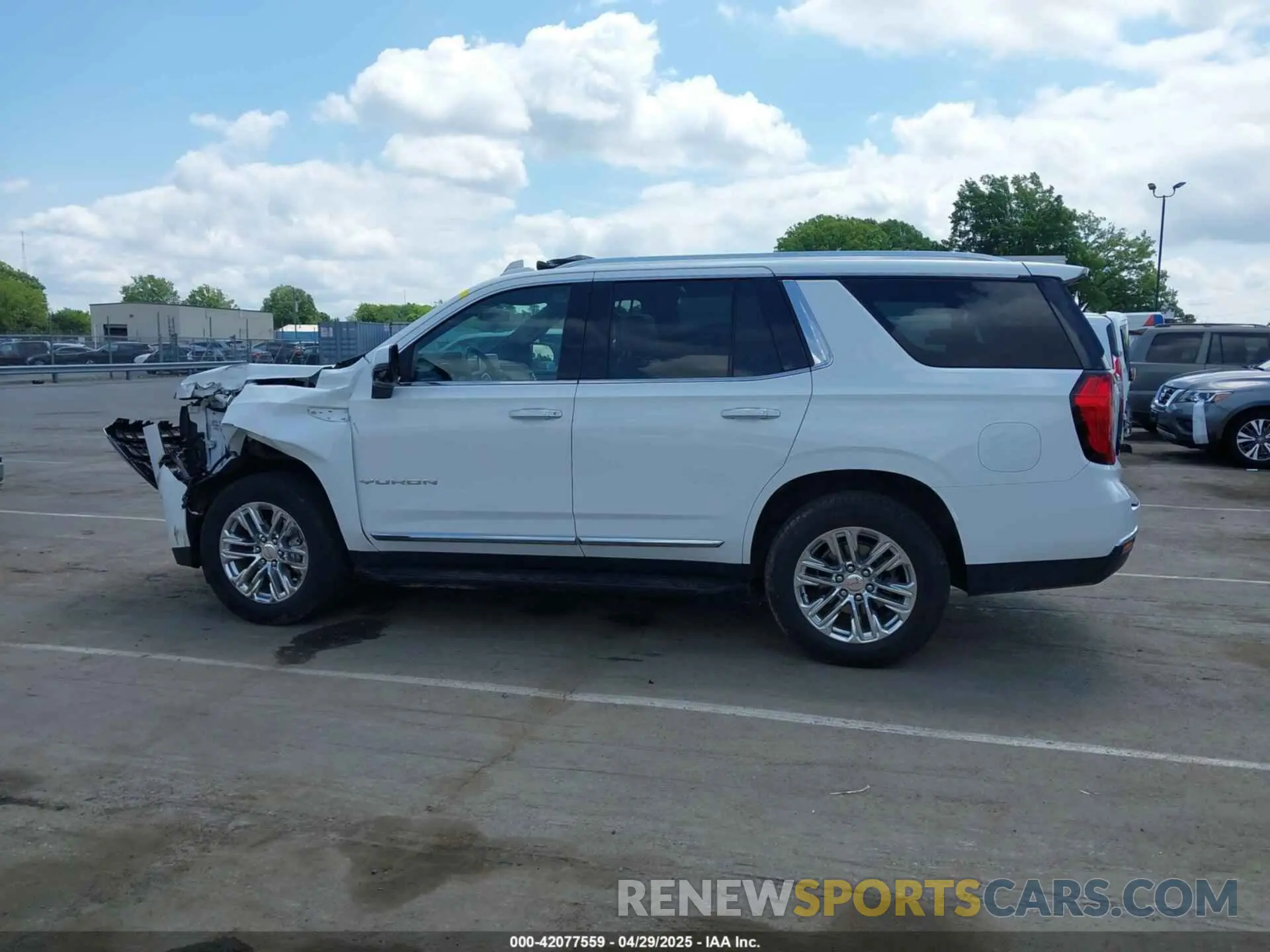14 fotografías del automóvil dañado 1GKS2BKD3NR165465 GMC YUKON 2022
