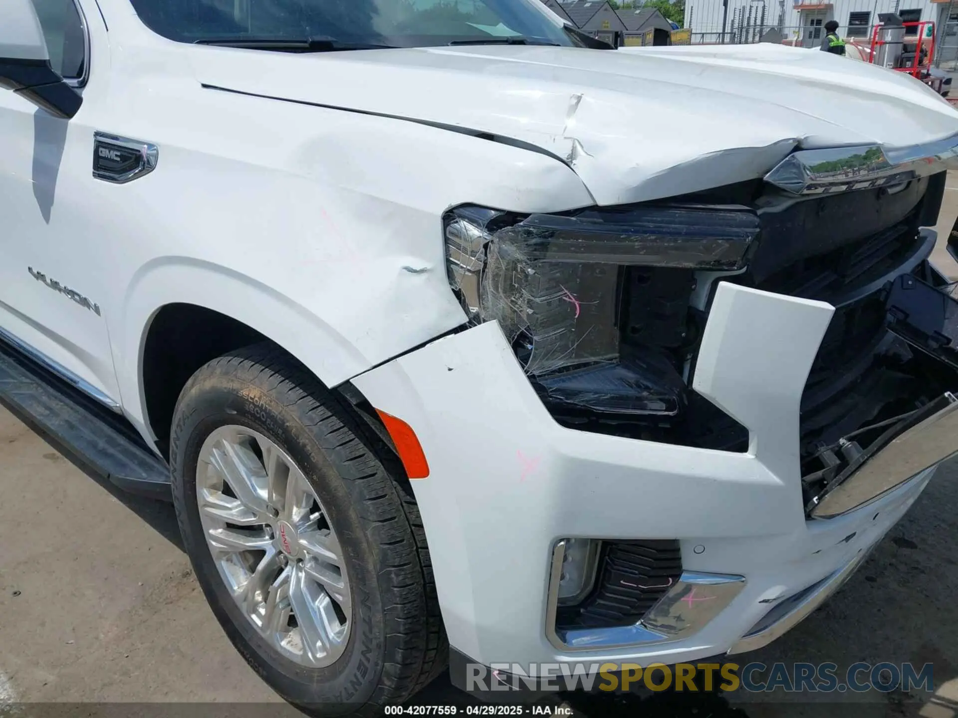 18 fotografías del automóvil dañado 1GKS2BKD3NR165465 GMC YUKON 2022