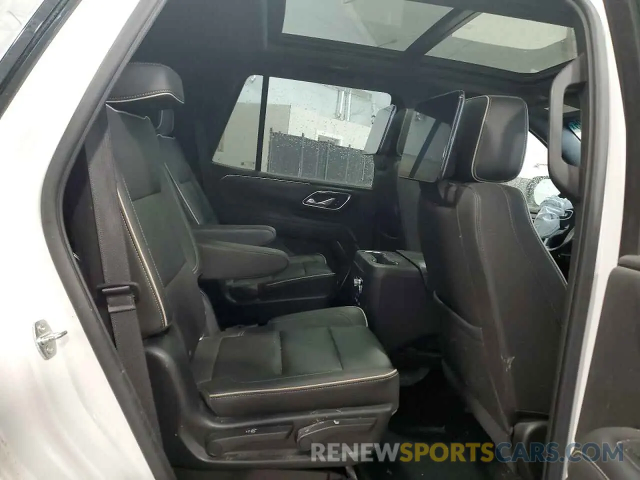 11 fotografías del automóvil dañado 1GKS2BKD6NR106829 GMC YUKON 2022