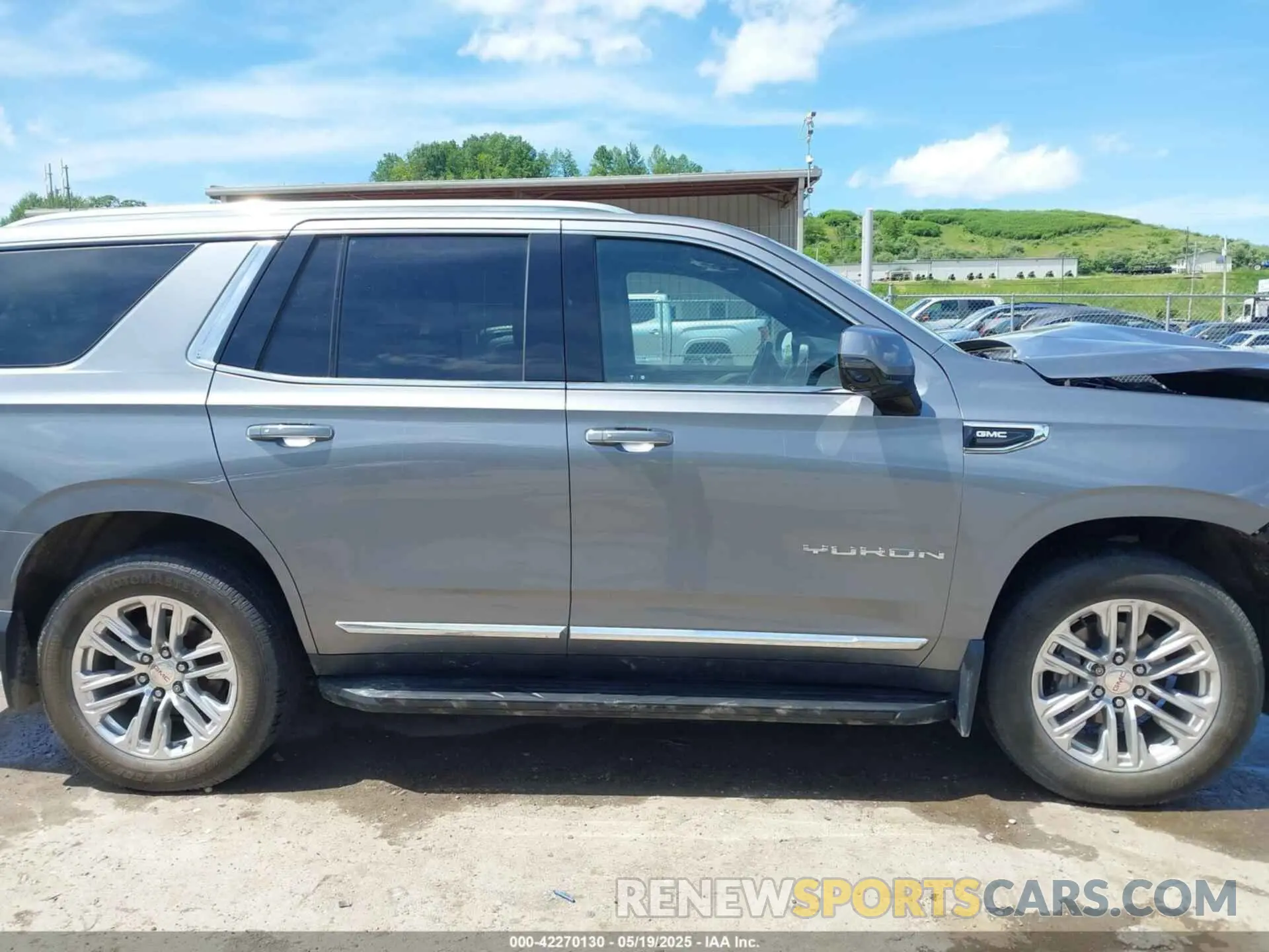 13 fotografías del automóvil dañado 1GKS2BKD8NR255663 GMC YUKON 2022