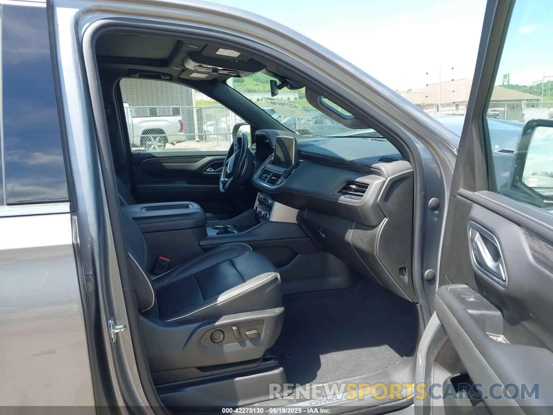 5 fotografías del automóvil dañado 1GKS2BKD8NR255663 GMC YUKON 2022