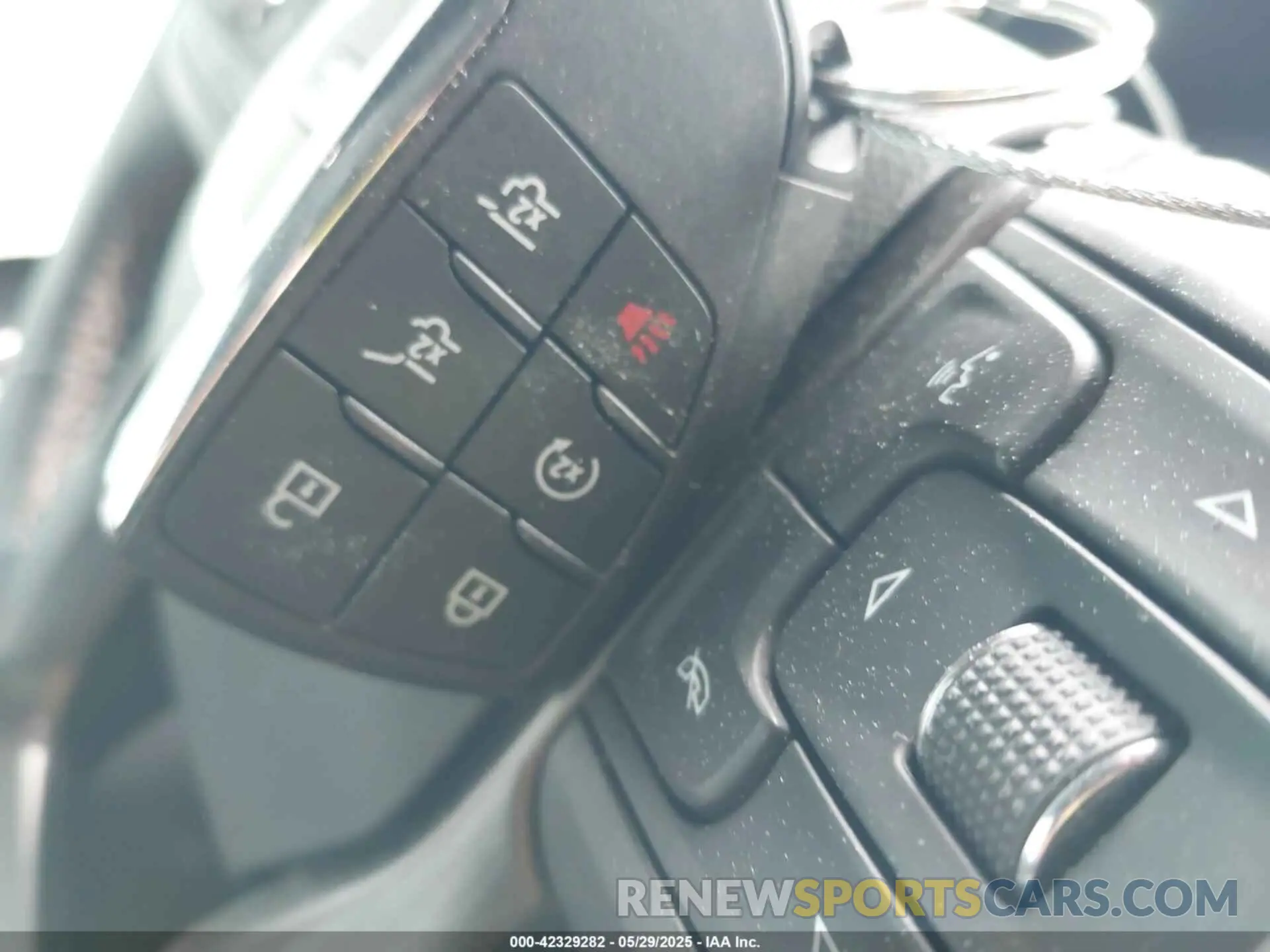 11 fotografías del automóvil dañado 1GKS2CKLXNR308618 GMC YUKON 2022