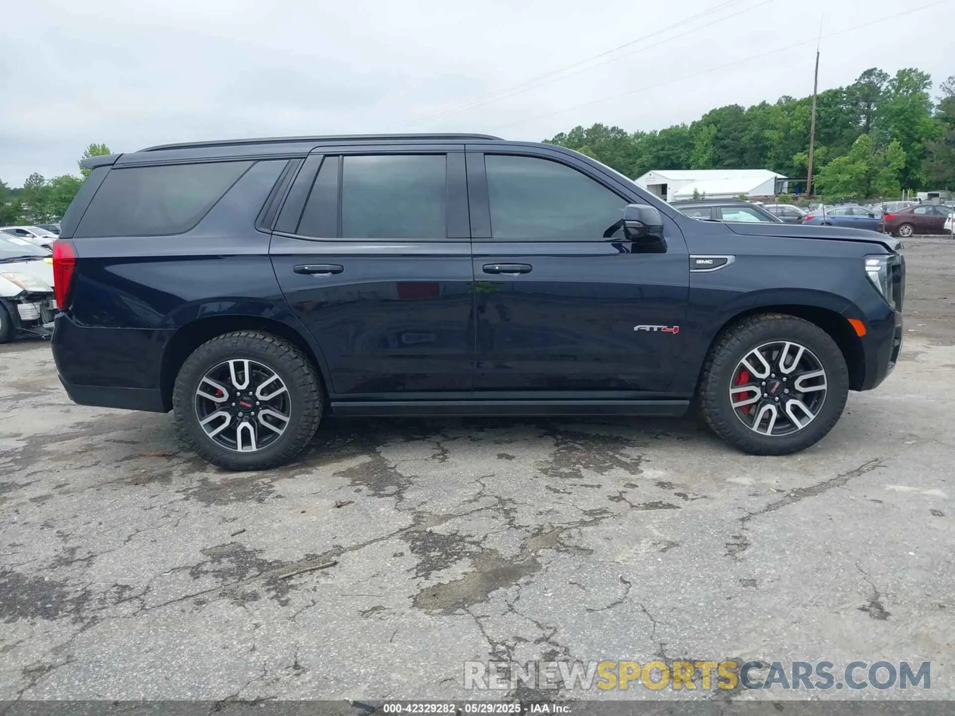 13 fotografías del automóvil dañado 1GKS2CKLXNR308618 GMC YUKON 2022