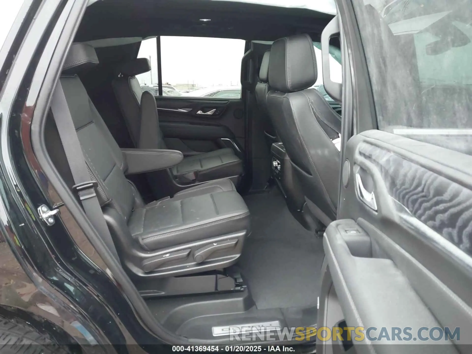 8 fotografías del automóvil dañado 1GKS2DKL3NR337450 GMC YUKON 2022