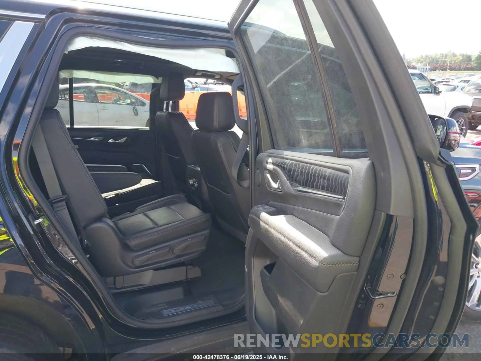 8 fotografías del automóvil dañado 1GKS2DKT9NR212274 GMC YUKON 2022