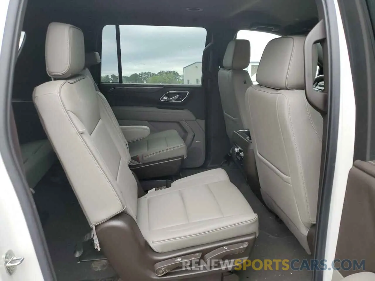 10 fotografías del automóvil dañado 1GKS2GKD0NR112073 GMC YUKON 2022