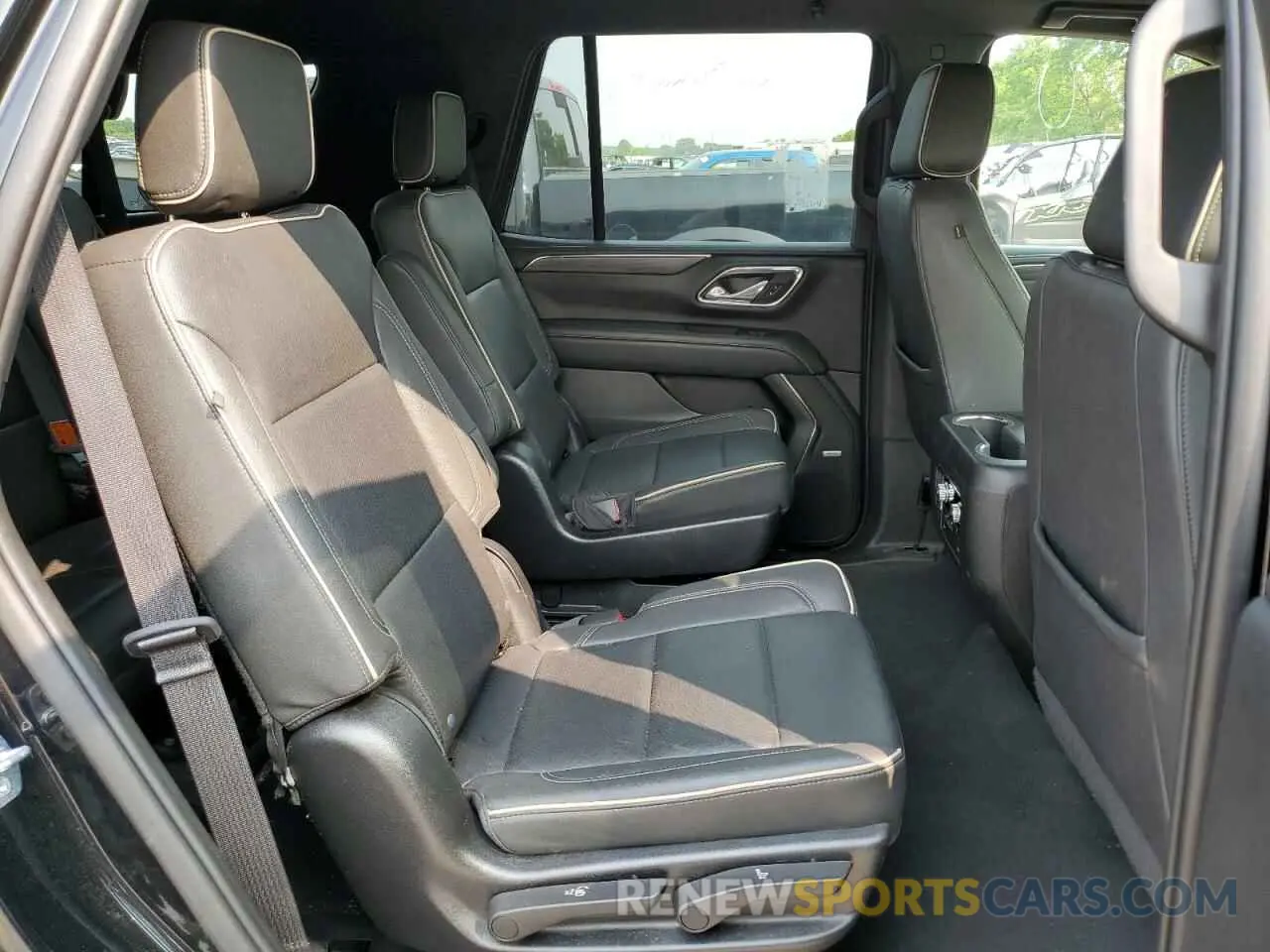 11 fotografías del automóvil dañado 1GKS1BKD2PR190461 GMC YUKON 2023