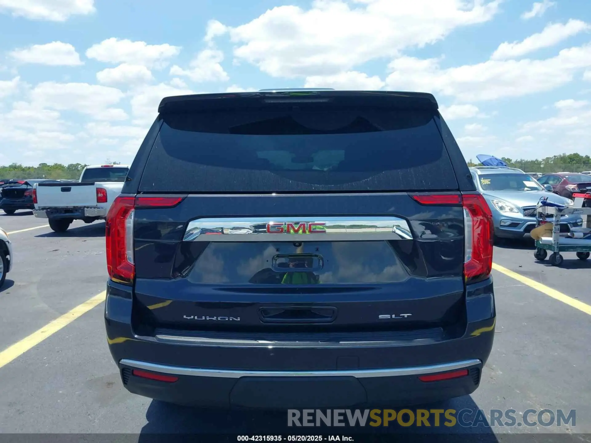 15 fotografías del automóvil dañado 1GKS1BKD4PR552161 GMC YUKON 2023