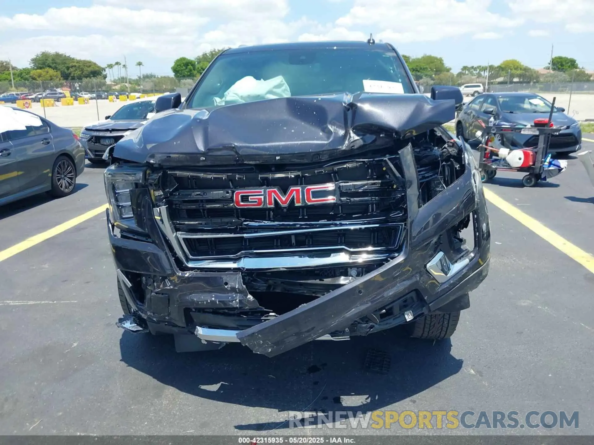 6 fotografías del automóvil dañado 1GKS1BKD4PR552161 GMC YUKON 2023