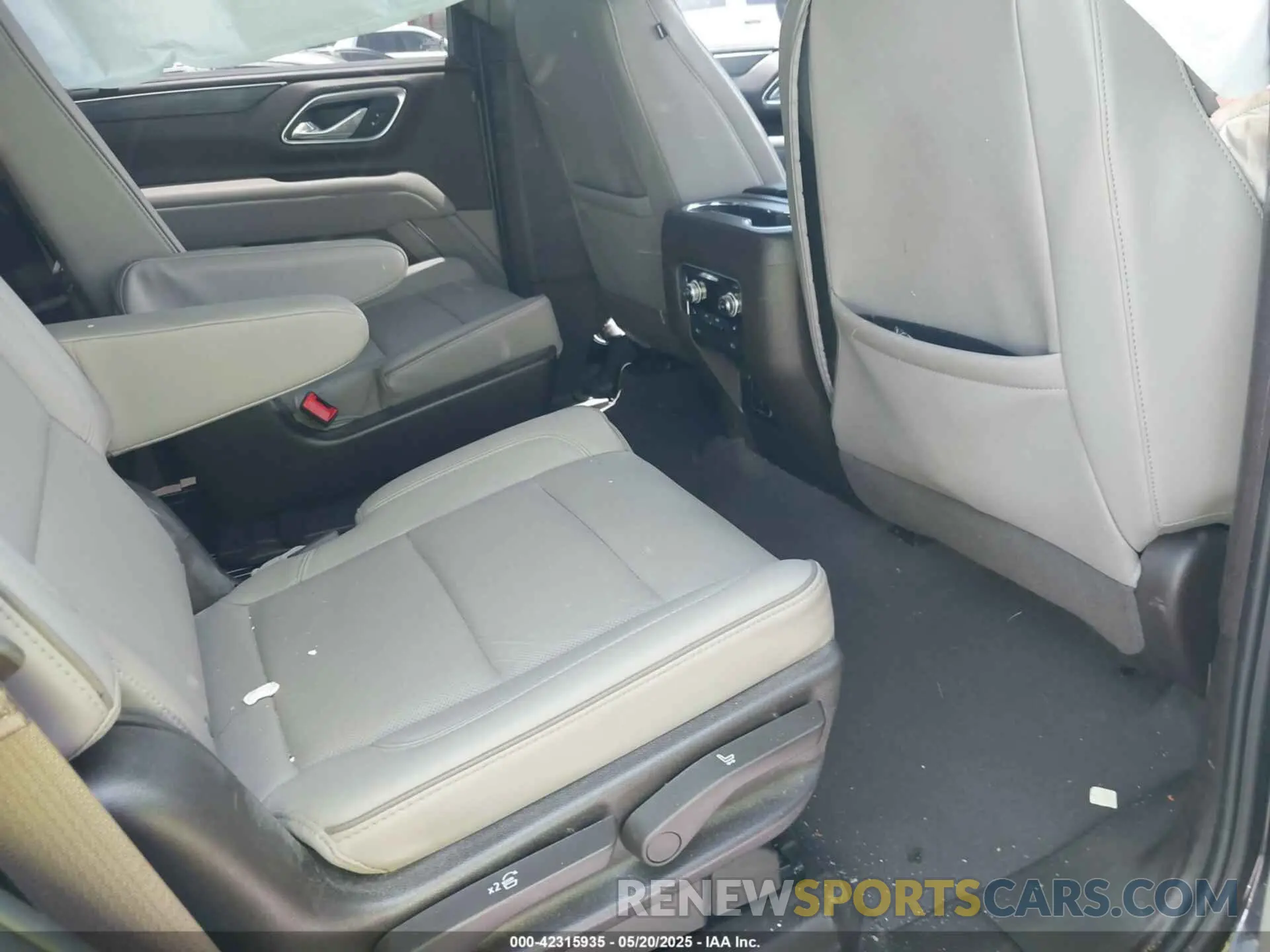 8 fotografías del automóvil dañado 1GKS1BKD4PR552161 GMC YUKON 2023