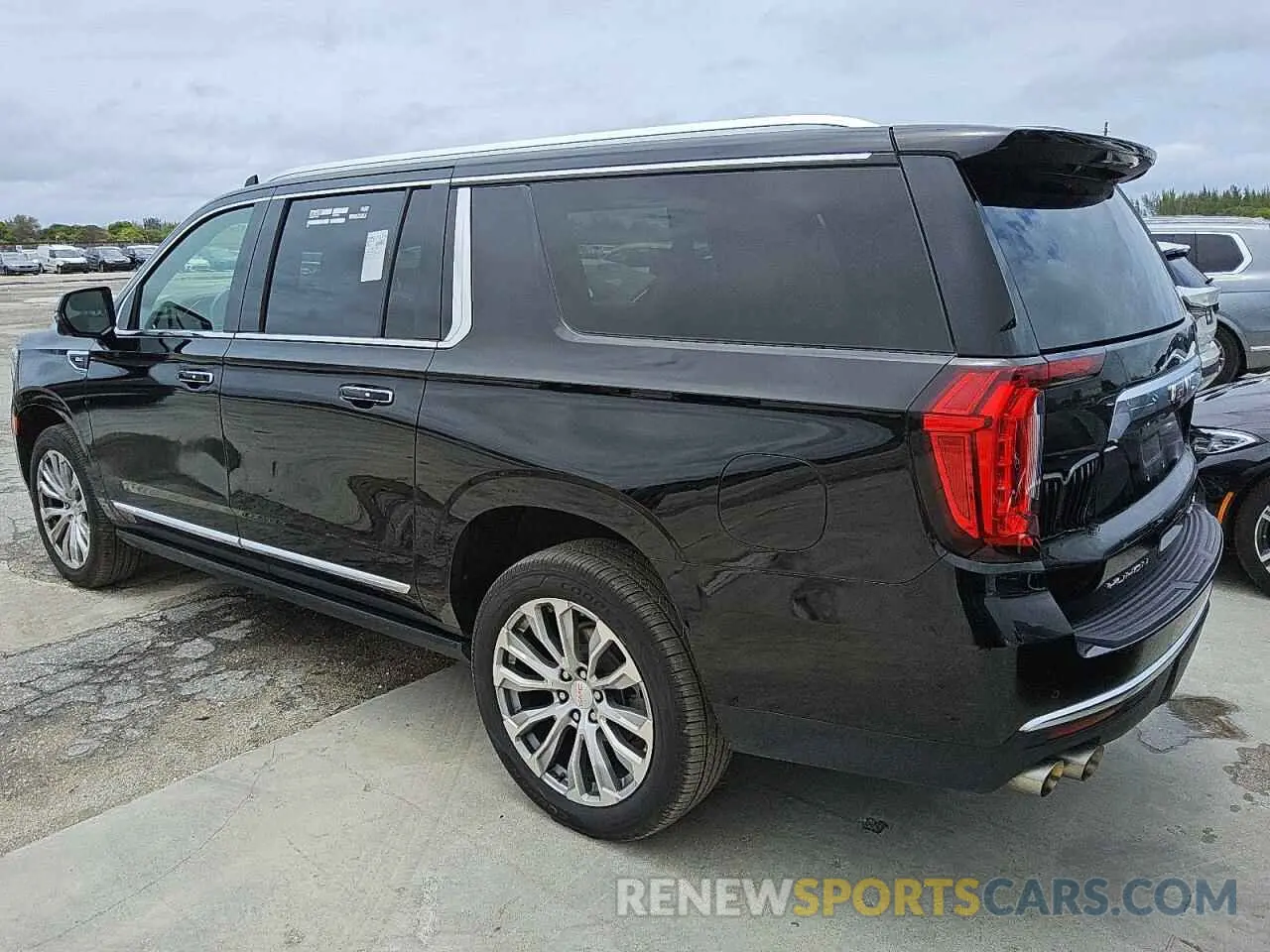 2 fotografías del automóvil dañado 1GKS1JKL8PR219043 GMC YUKON 2023