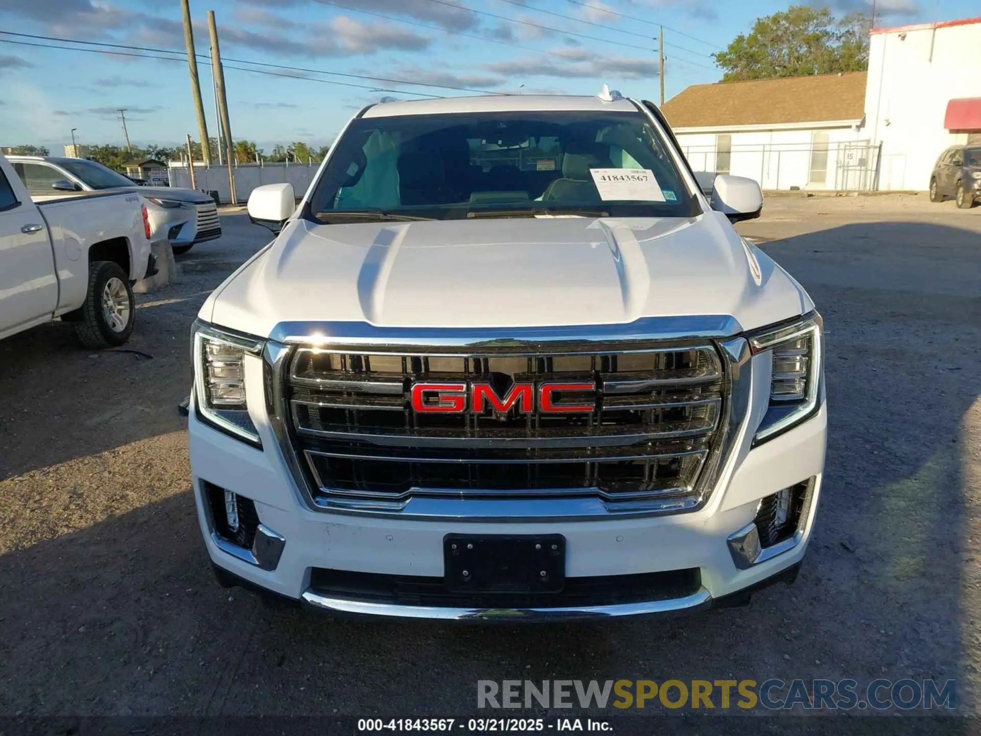 12 fotografías del automóvil dañado 1GKS2BKD6PR203094 GMC YUKON 2023