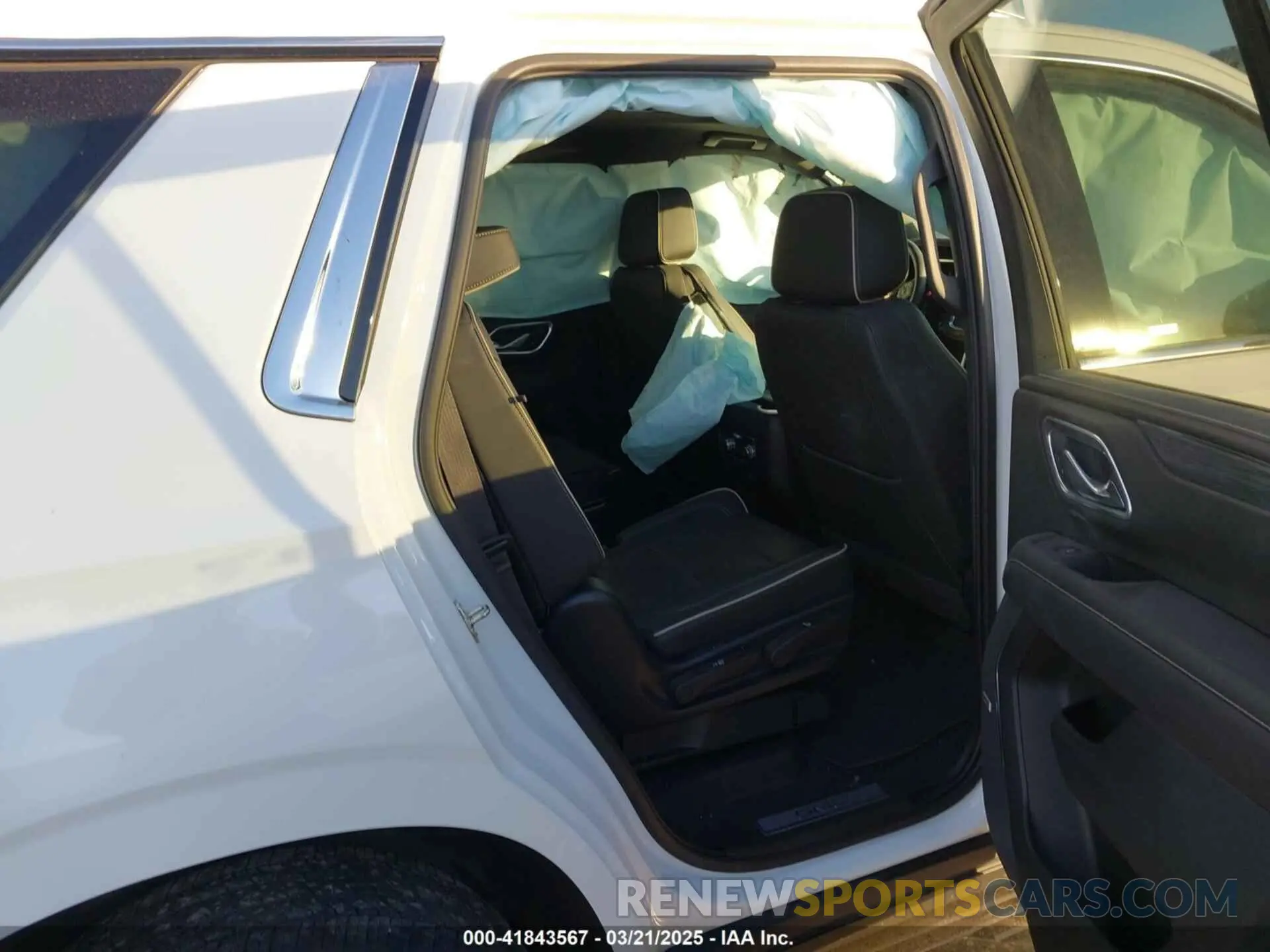 8 fotografías del automóvil dañado 1GKS2BKD6PR203094 GMC YUKON 2023