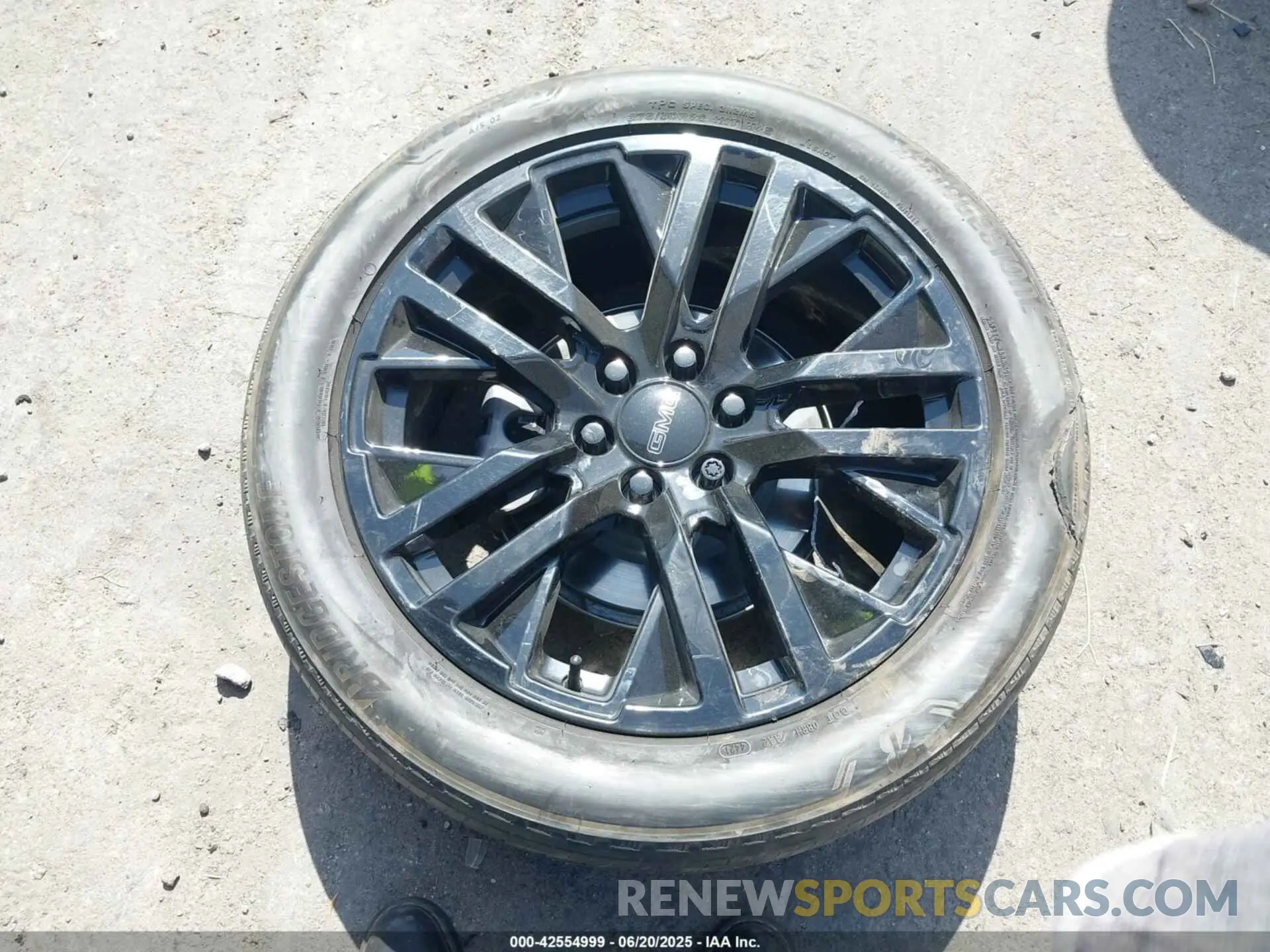 12 fotografías del automóvil dañado 1GKS2BKT3PR404670 GMC YUKON 2023