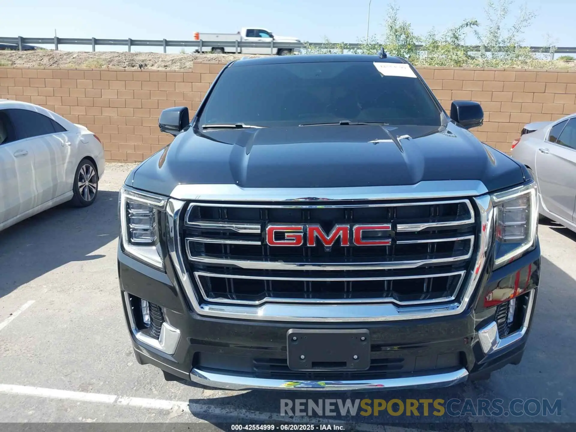 13 fotografías del automóvil dañado 1GKS2BKT3PR404670 GMC YUKON 2023