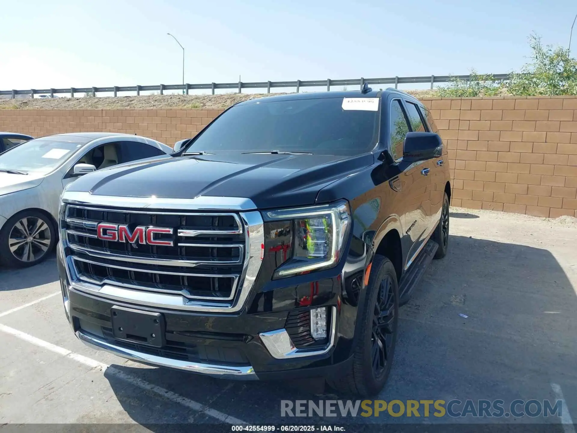 2 fotografías del automóvil dañado 1GKS2BKT3PR404670 GMC YUKON 2023