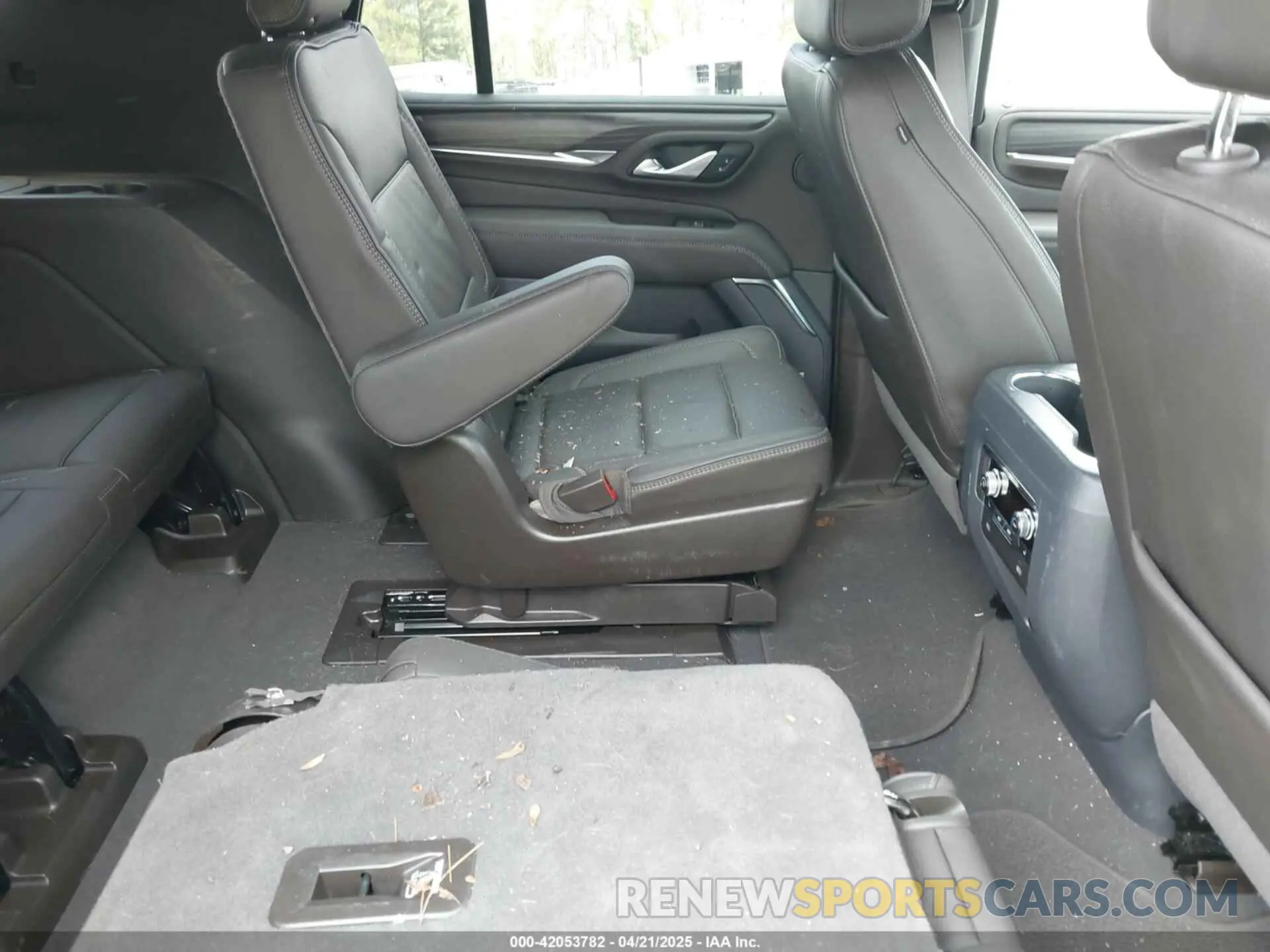 8 fotografías del automóvil dañado 1GKS2DKT6PR245476 GMC YUKON 2023
