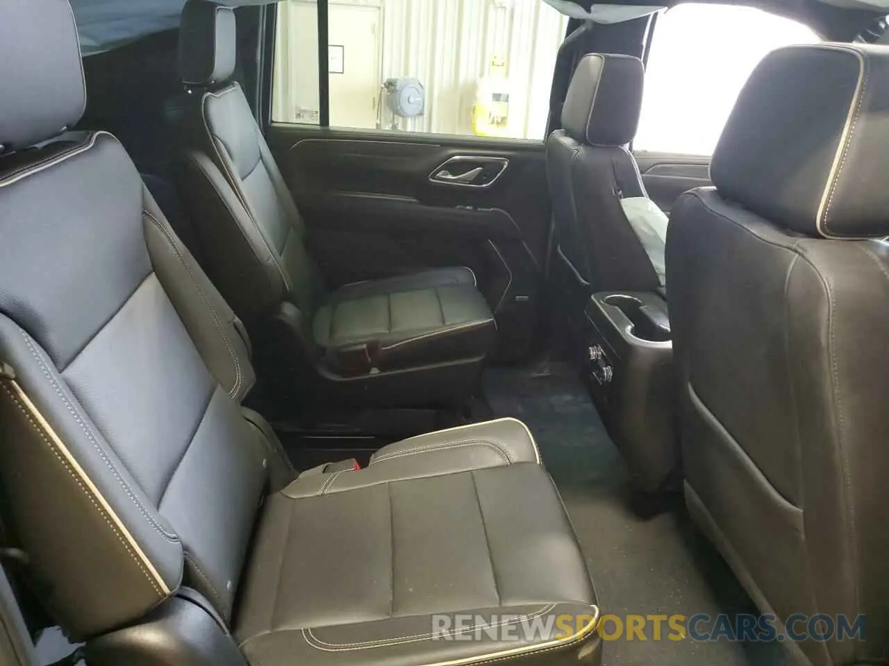 11 fotografías del automóvil dañado 1GKS2GKD1PR259778 GMC YUKON 2023