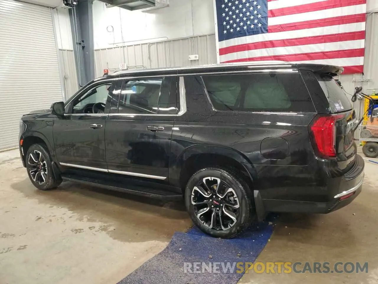 2 fotografías del automóvil dañado 1GKS2GKD1PR259778 GMC YUKON 2023