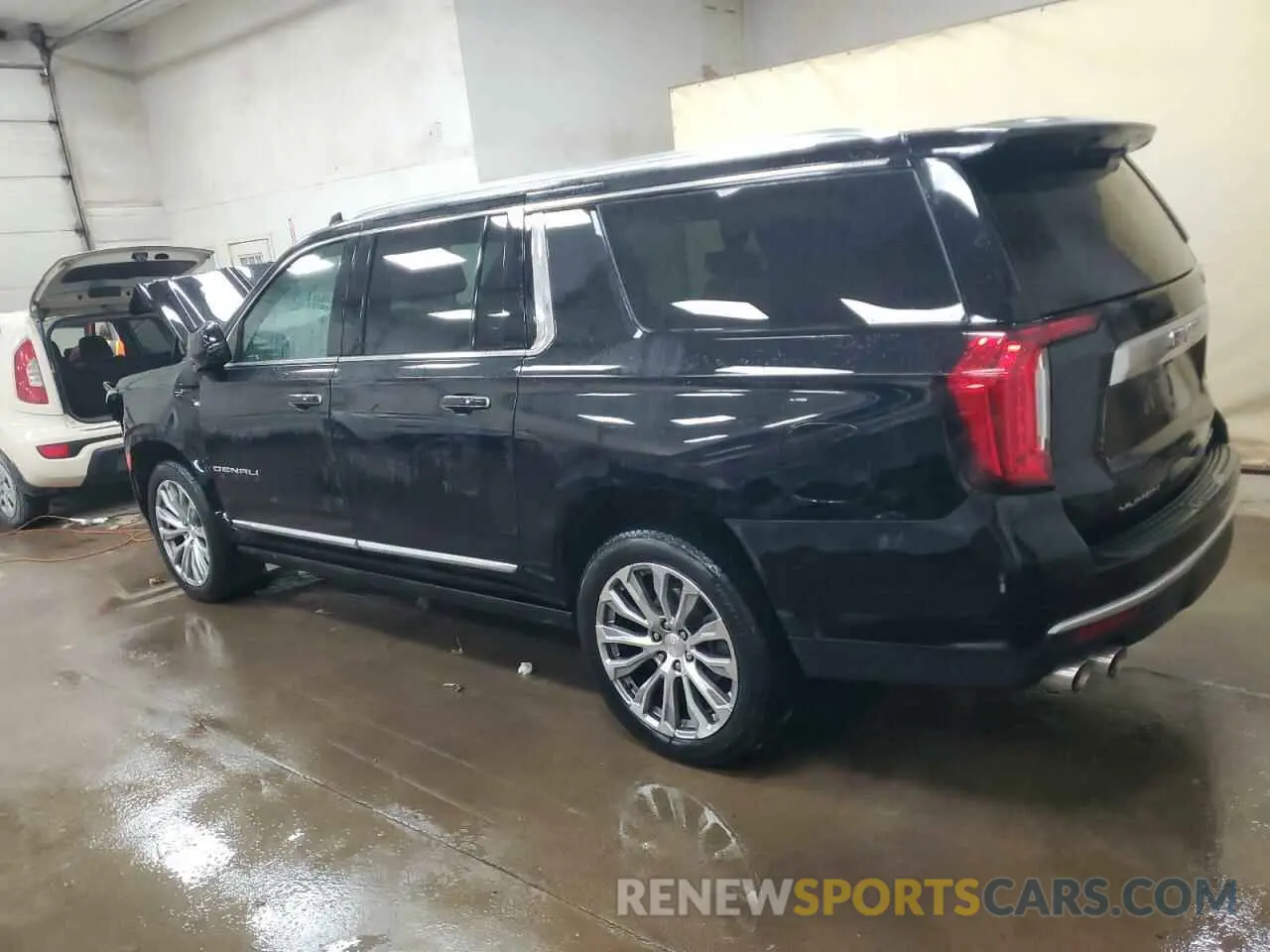 2 fotografías del automóvil dañado 1GKS2JKL7PR172682 GMC YUKON 2023
