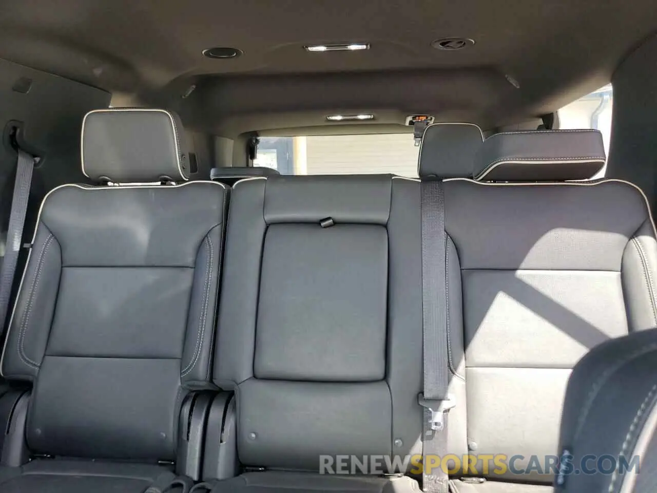 10 fotografías del automóvil dañado 1GKS2BKD1RR233137 GMC YUKON 2024