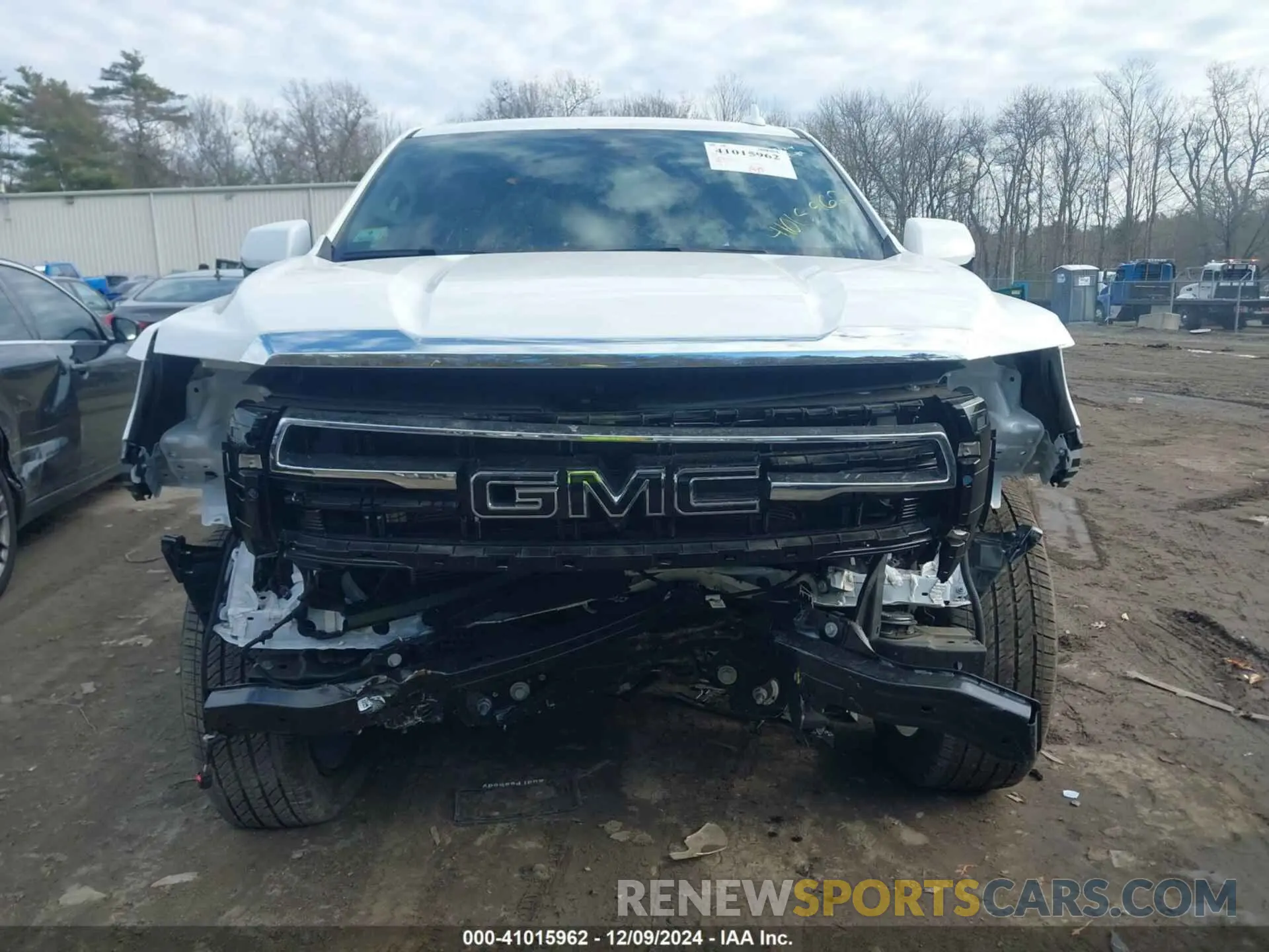 13 fotografías del automóvil dañado 1GKS2BKD4RR312432 GMC YUKON 2024