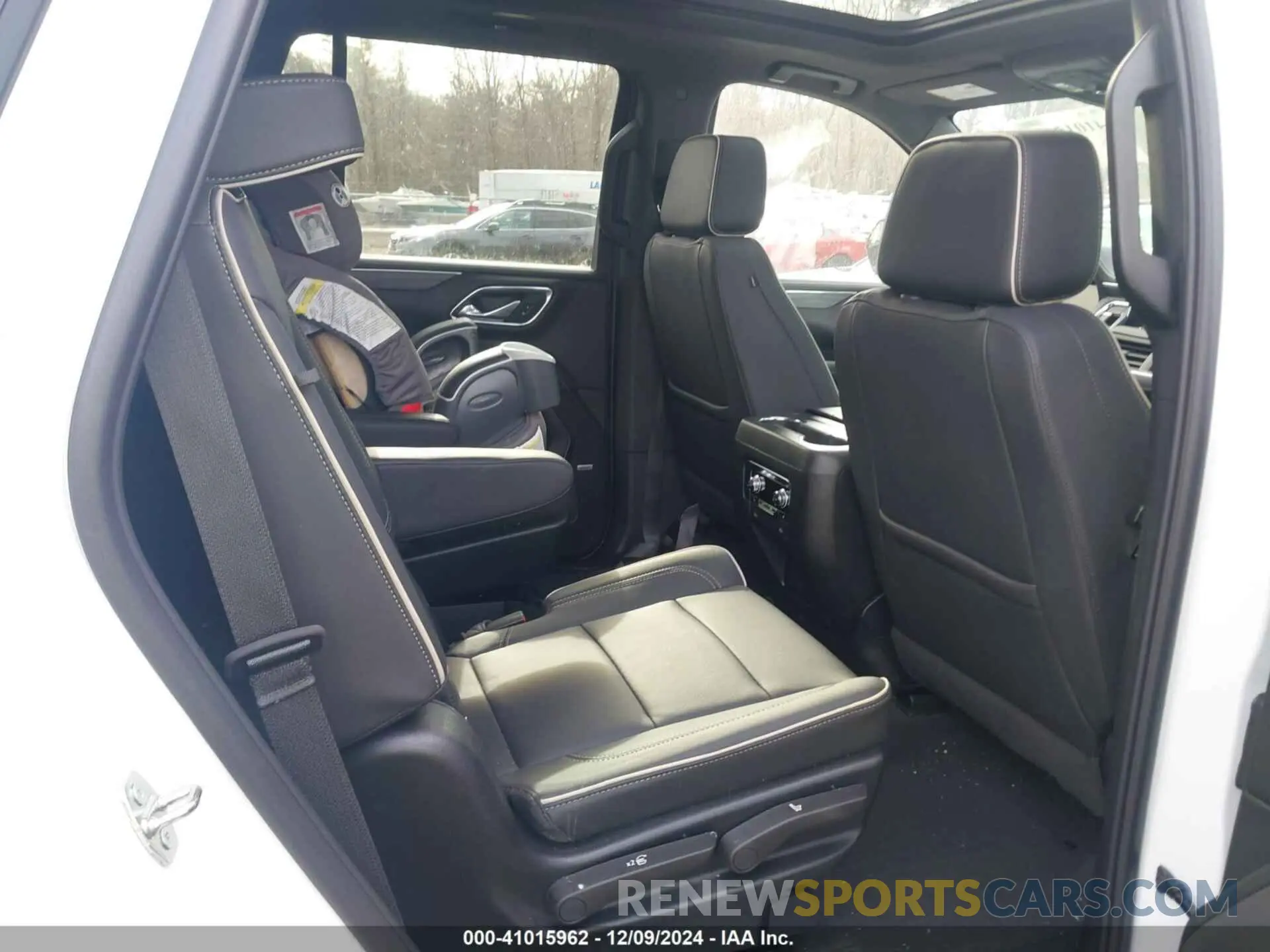 8 fotografías del automóvil dañado 1GKS2BKD4RR312432 GMC YUKON 2024