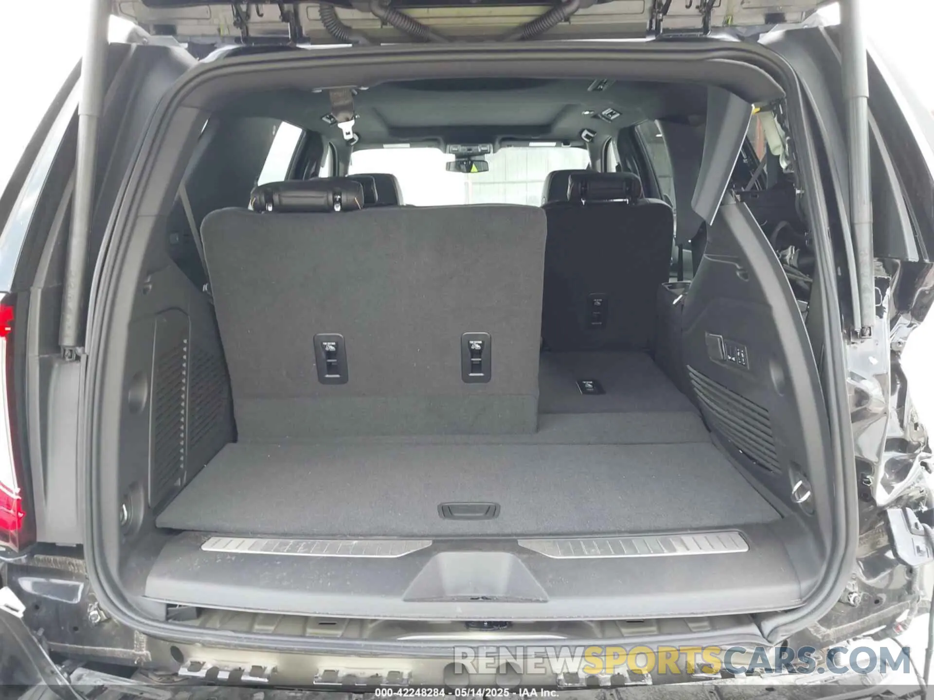 17 fotografías del automóvil dañado 1GKS2CKD0RR389126 GMC YUKON 2024